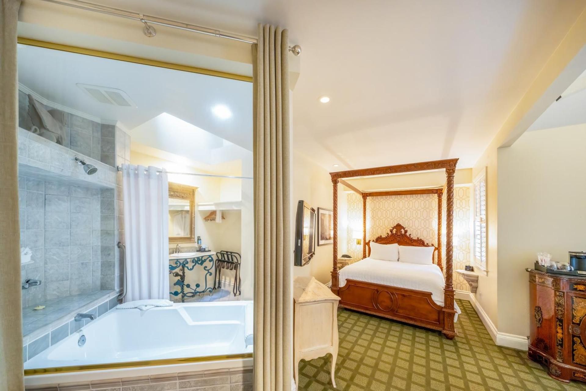 Queen Room with Sofa Bed, Fireplace, Living Area and Private Patio - Non-Smoking
