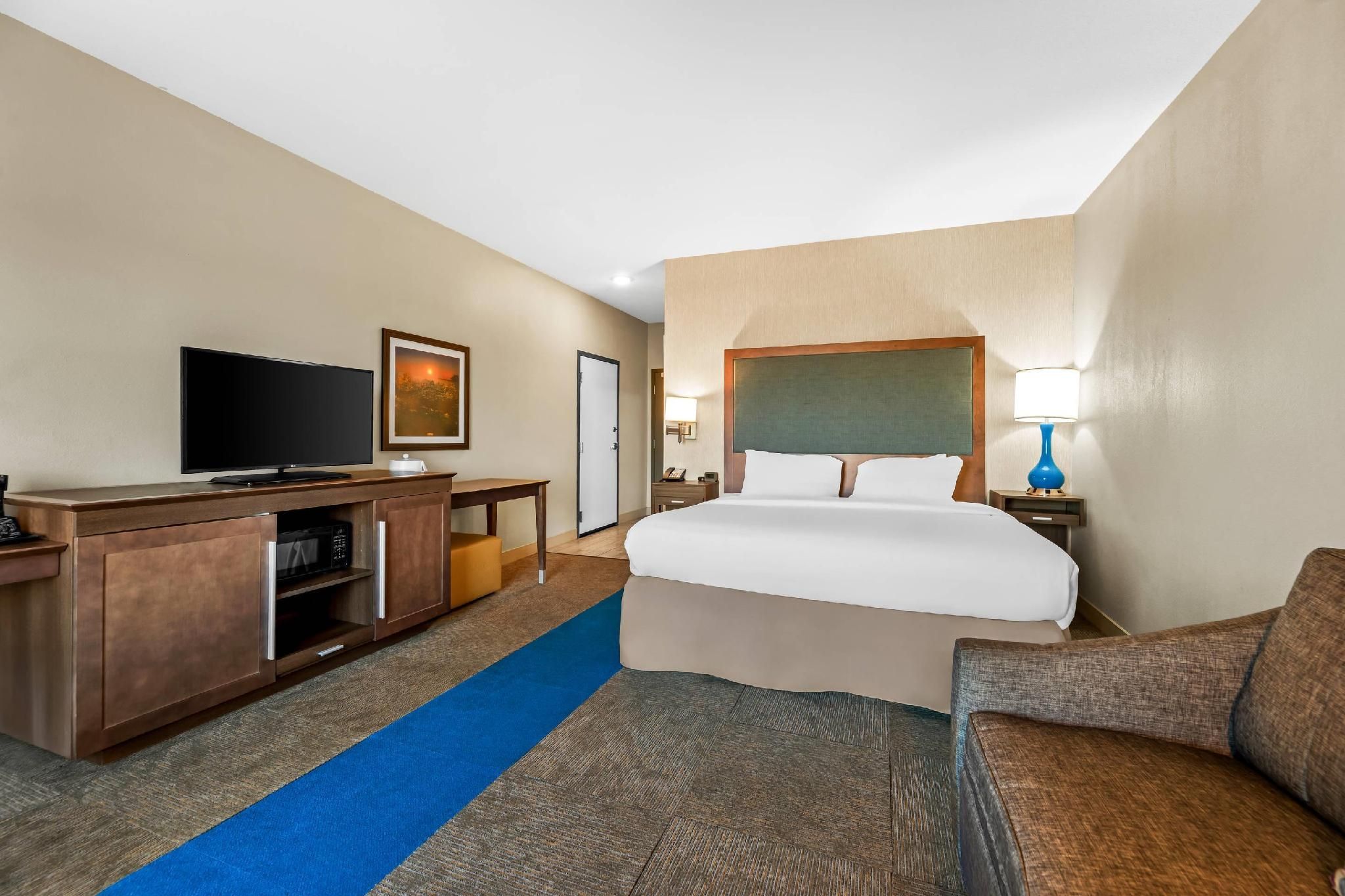 1 King Bed, Nonsmoking