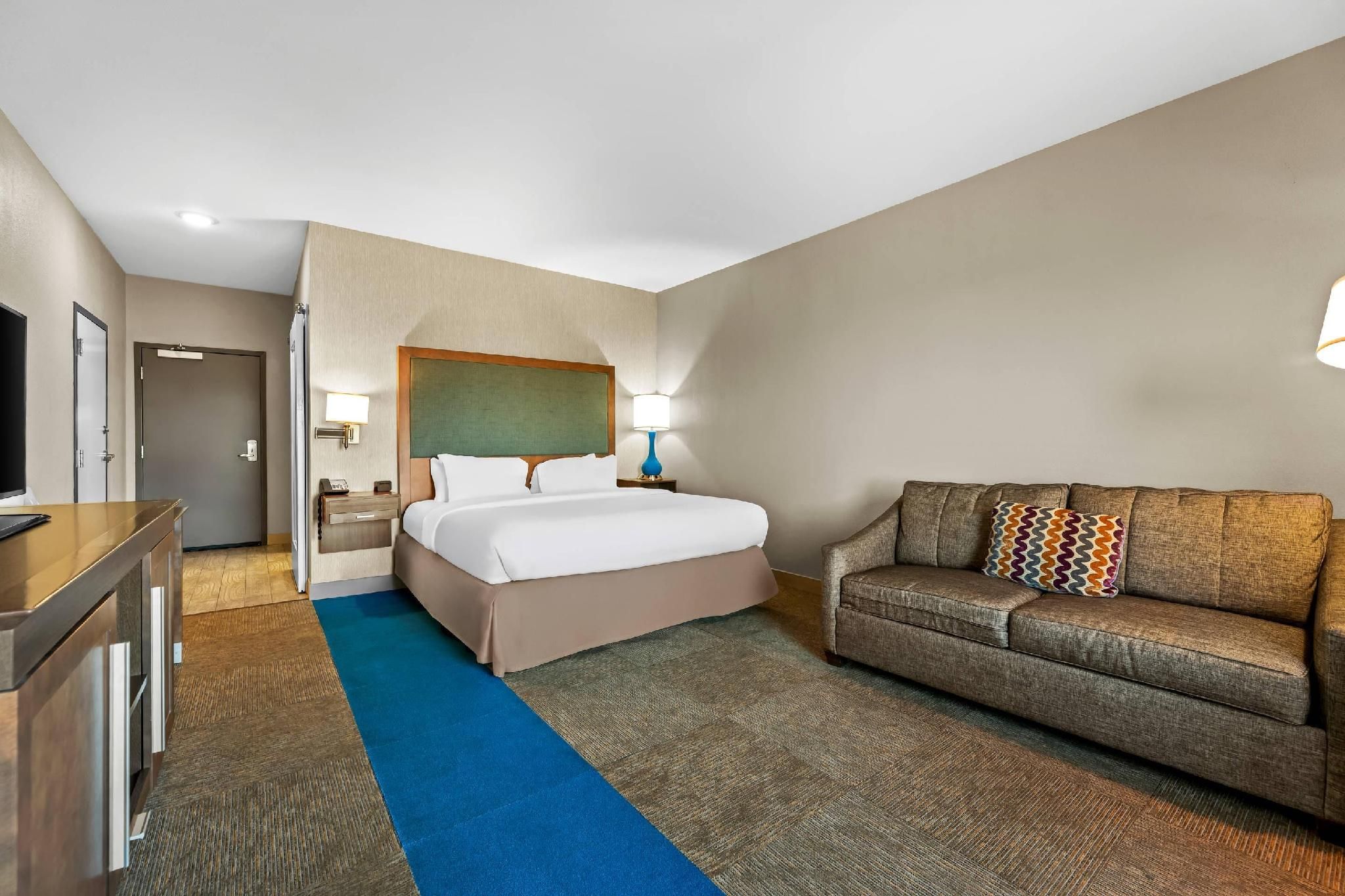 1 King Bed, Nonsmoking