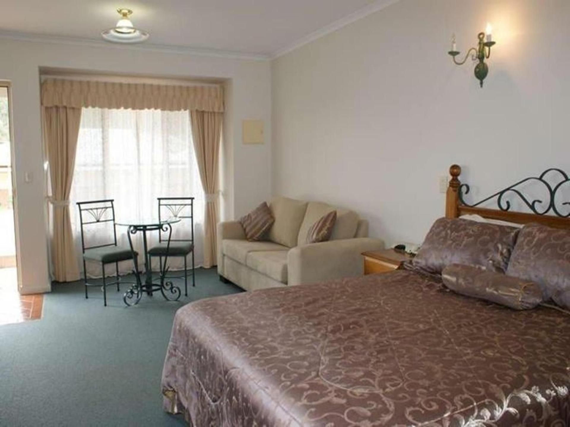Executive Queen Room with Spa Bath 