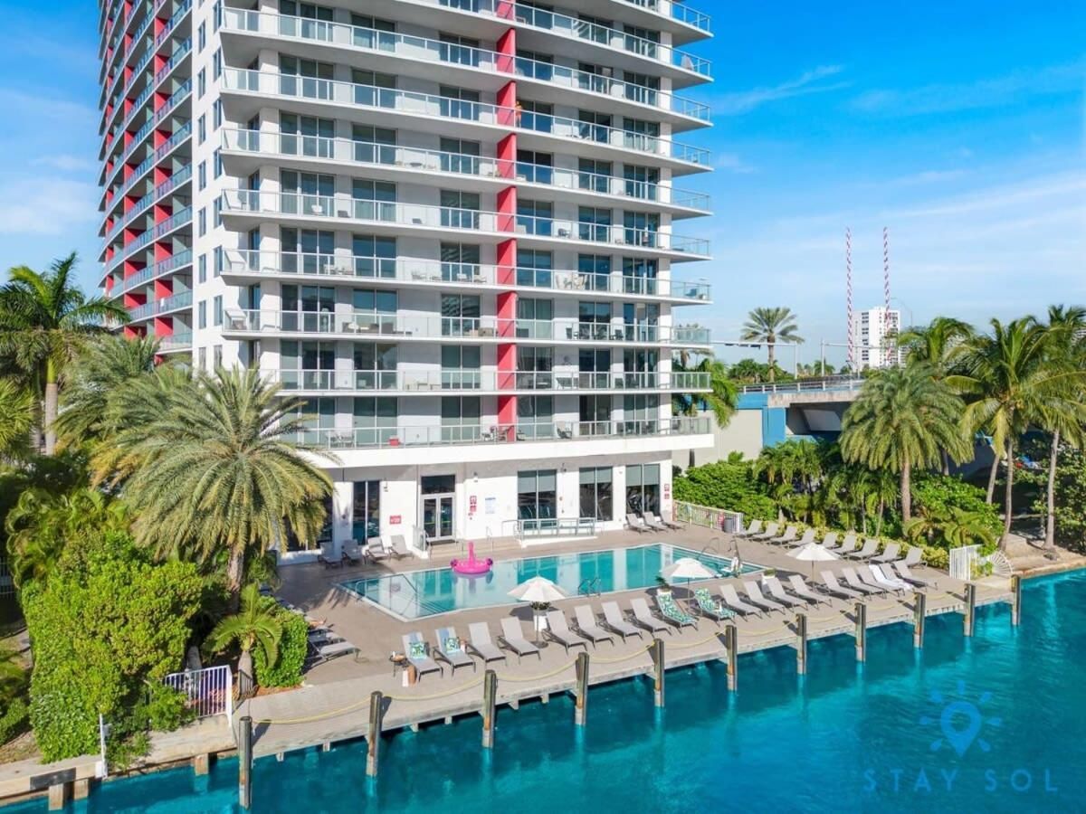 Amazing Studio with Balcony & Pool