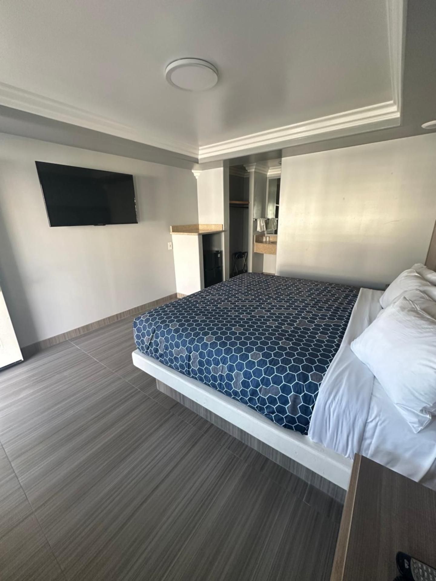 Standard King Room