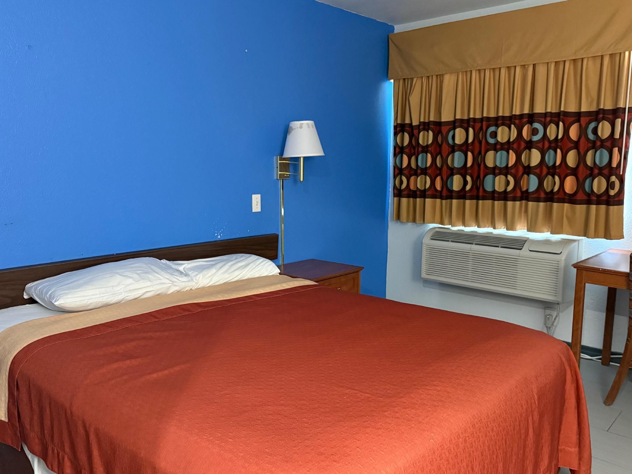 Conn Brown Harbour Inn Aransas Pass Corpus Christi Queen Bed Accessible 2