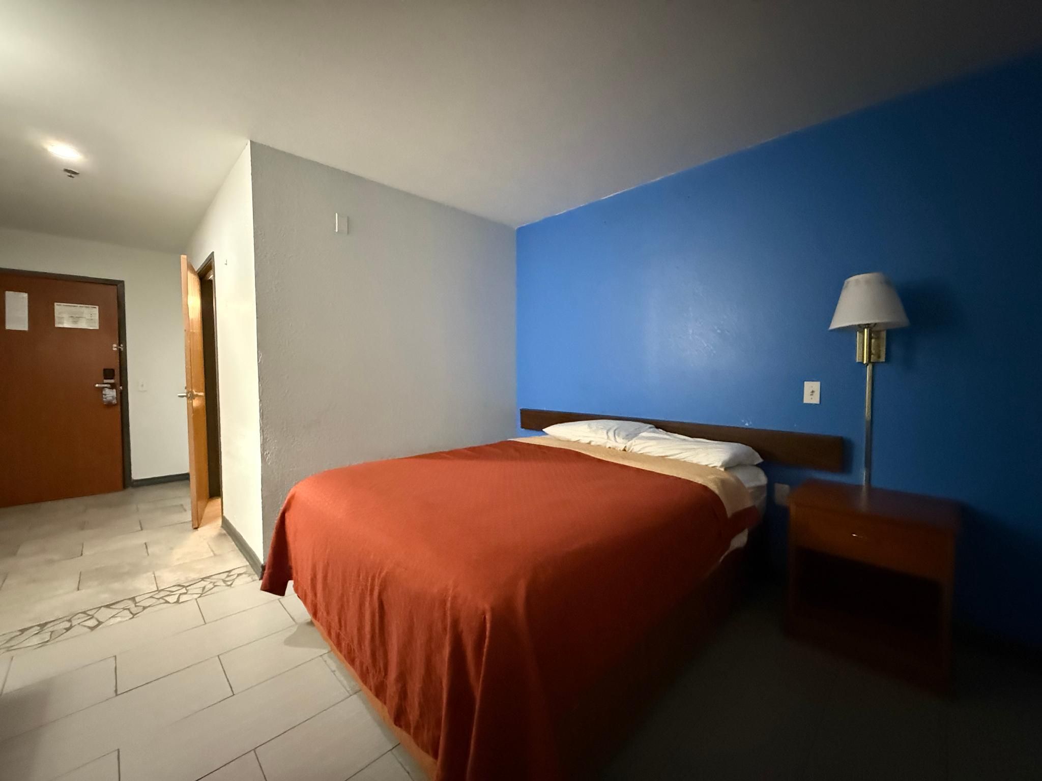 Conn Brown Harbour Inn Aransas Pass Corpus Christi Queen Bed Accessible 3