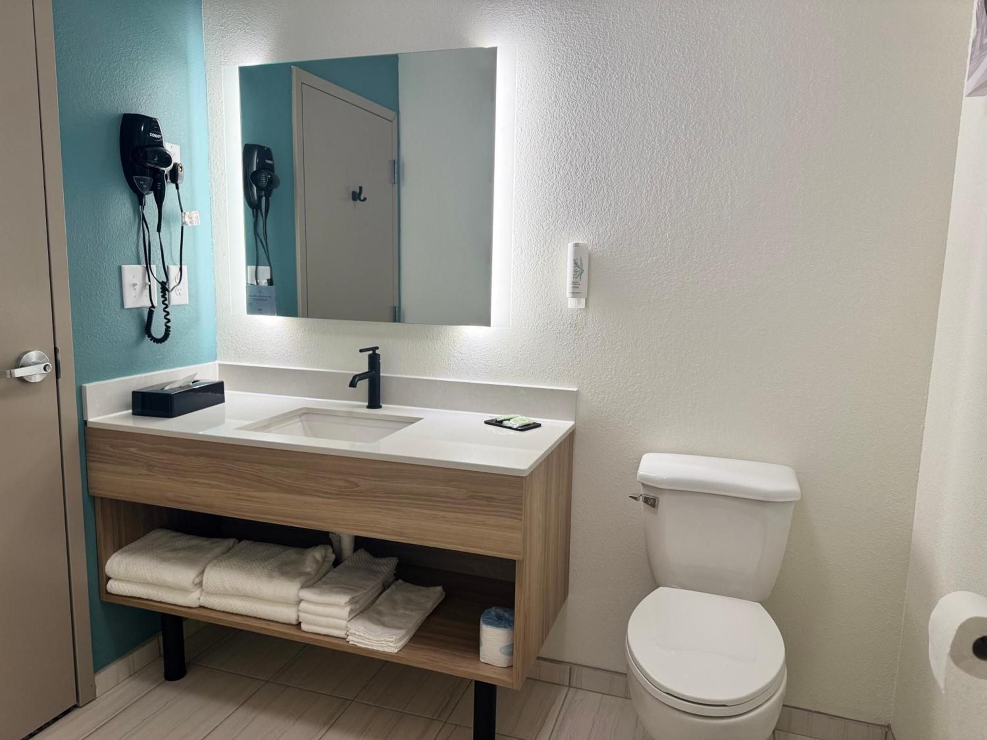 Sleep Inn & Suites King Suite with One-Person Sofabed Nonsmoking 2