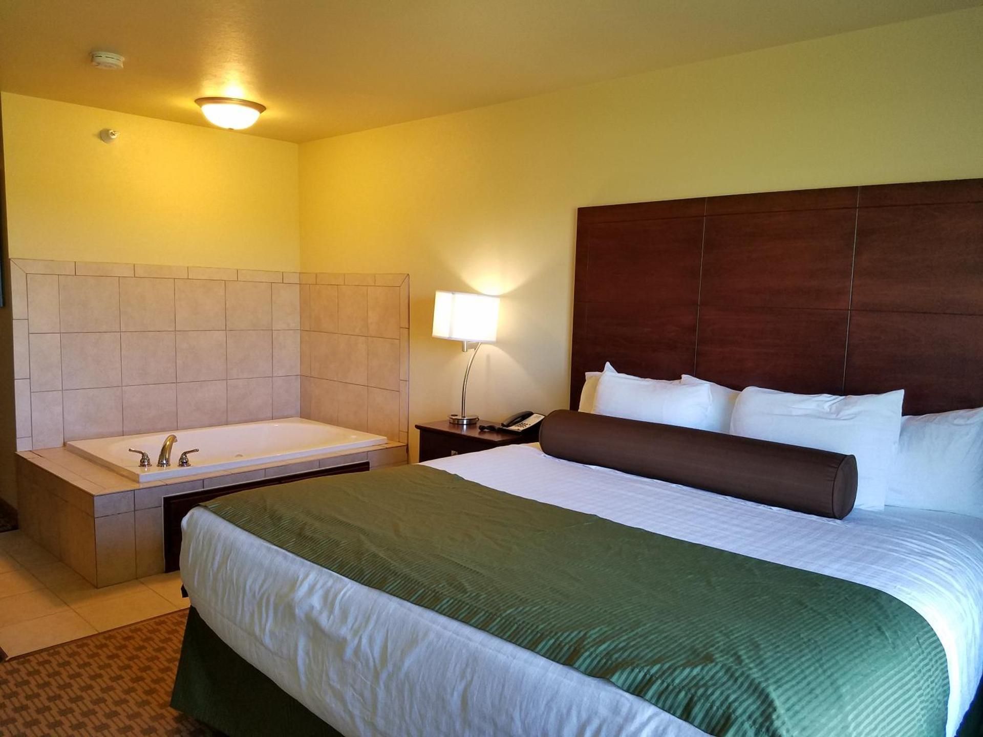 King Room with Spa Bath