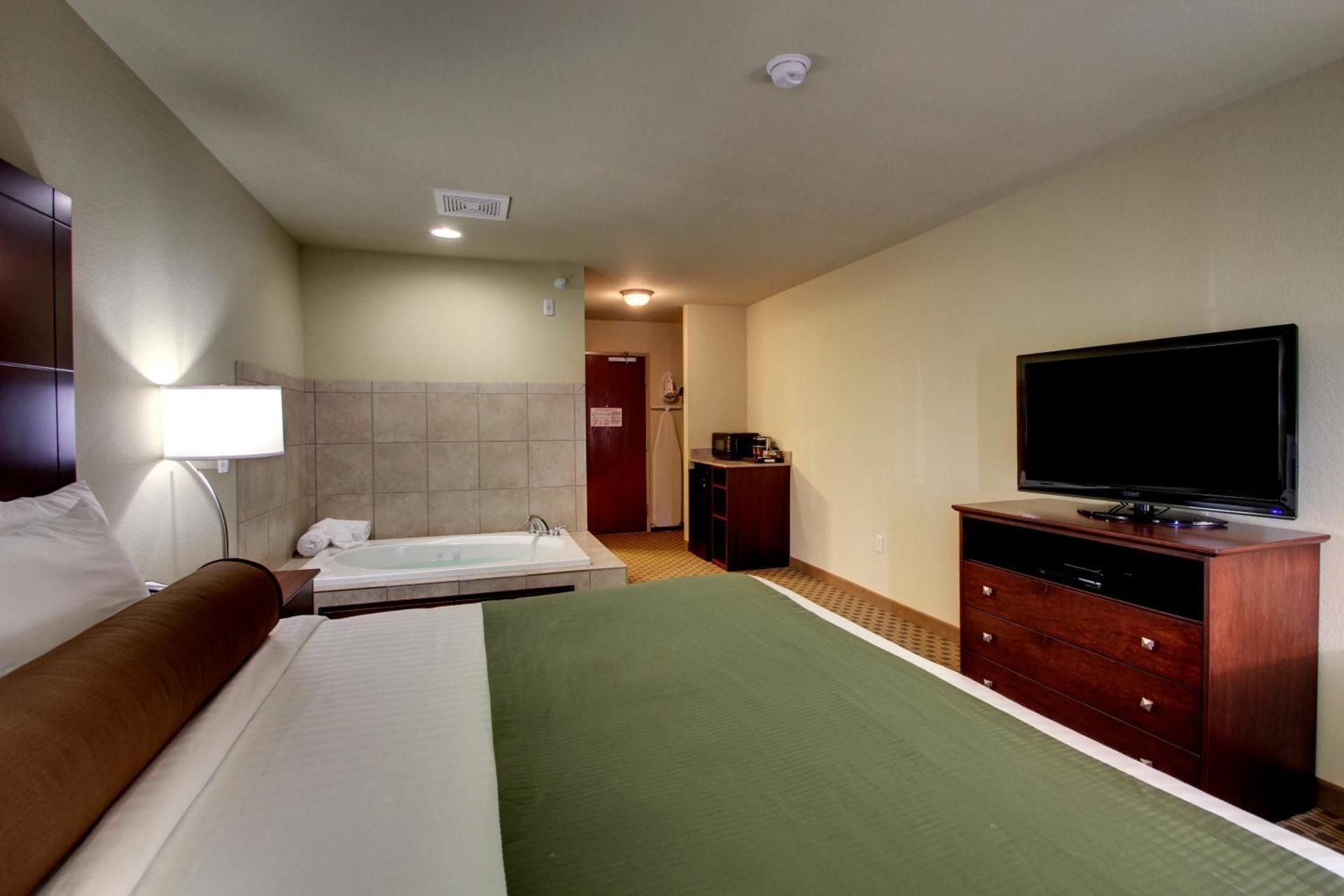 King Room with Spa Bath