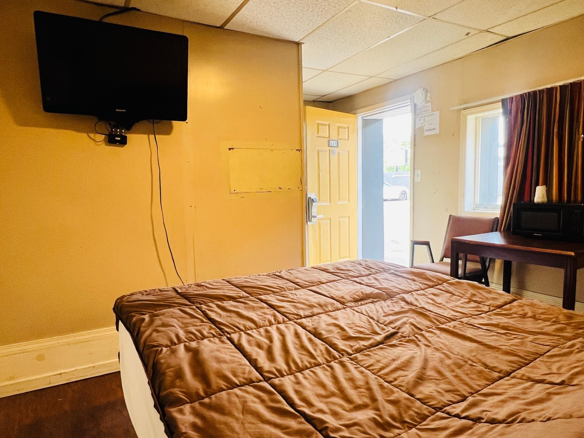 Queen Bed Non-Smoking