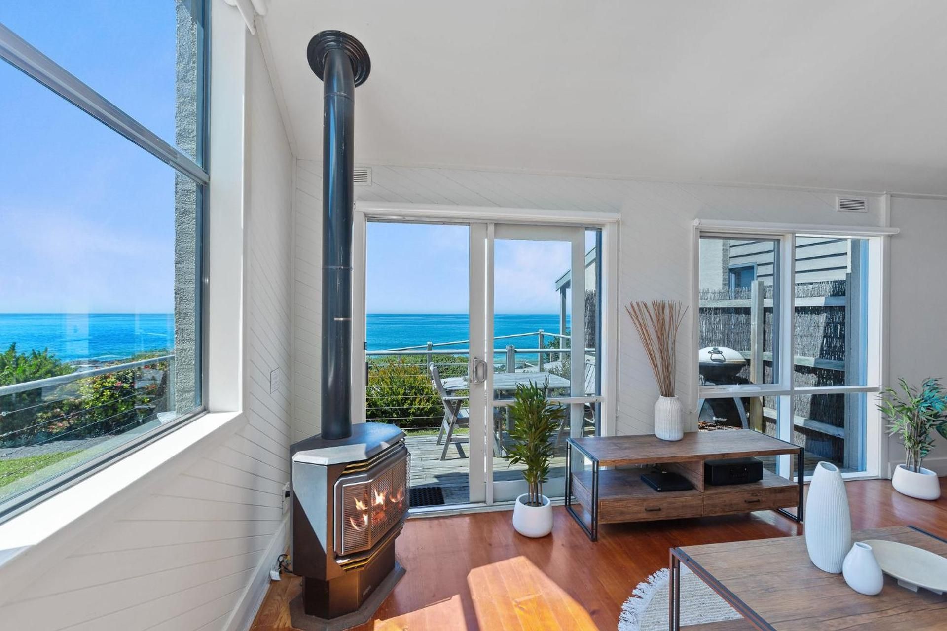 One-Bedroom Apartment with Sea View