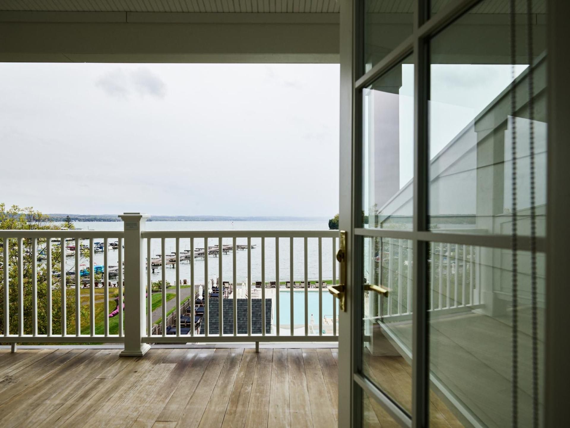 Superior Single Room with Lake View