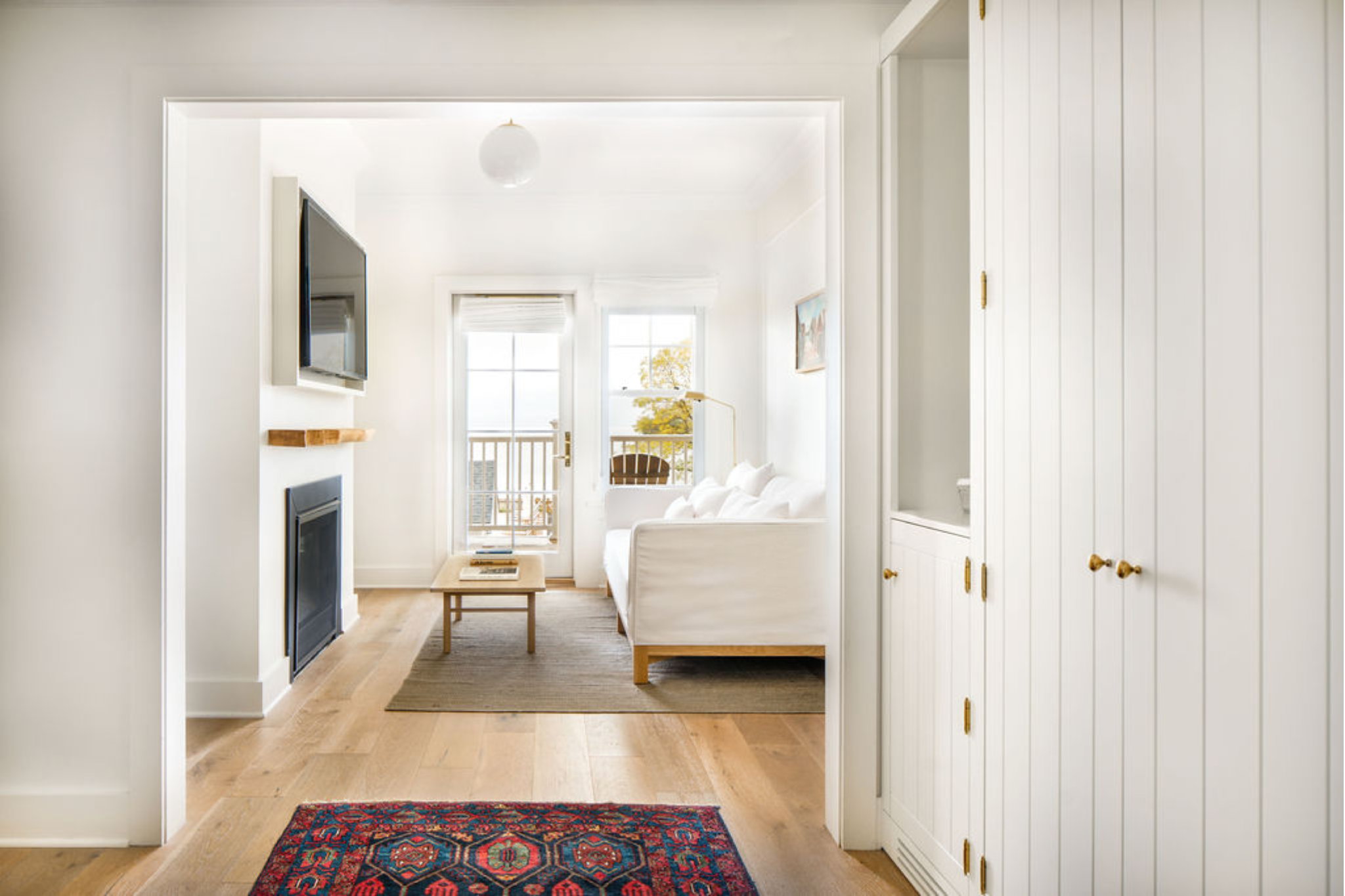 Lake View King Suite