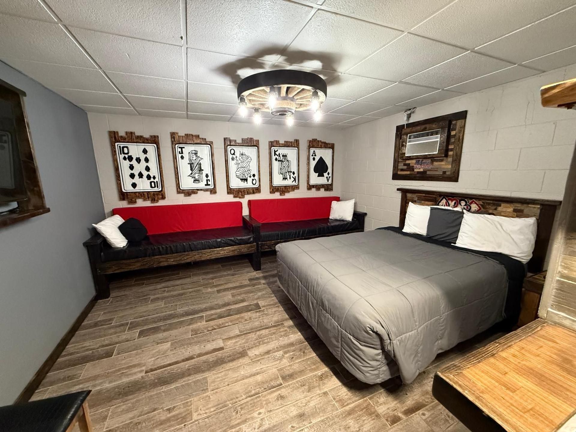 Hotel O Bel Aire Chamberlain SD I 90 2 Full Beds with 1 Twin Bed