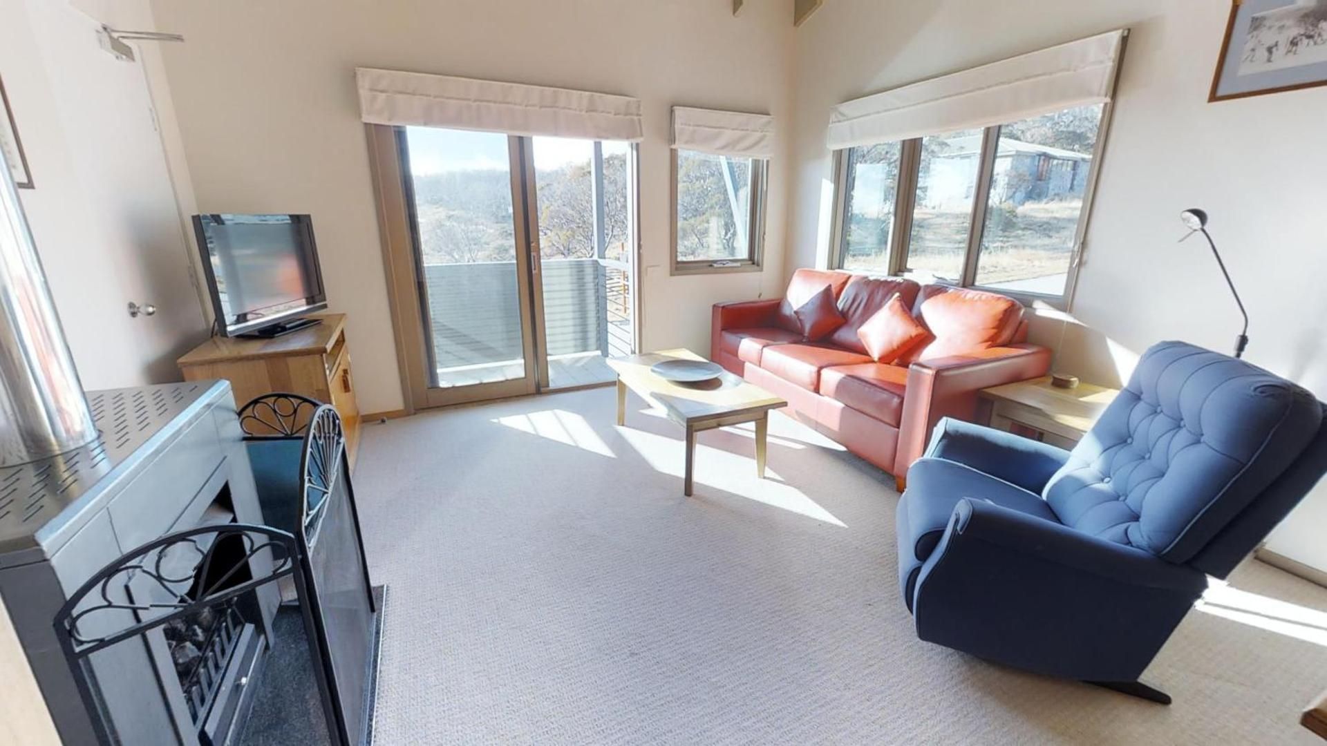 Studio Loft (Sleeps 4)