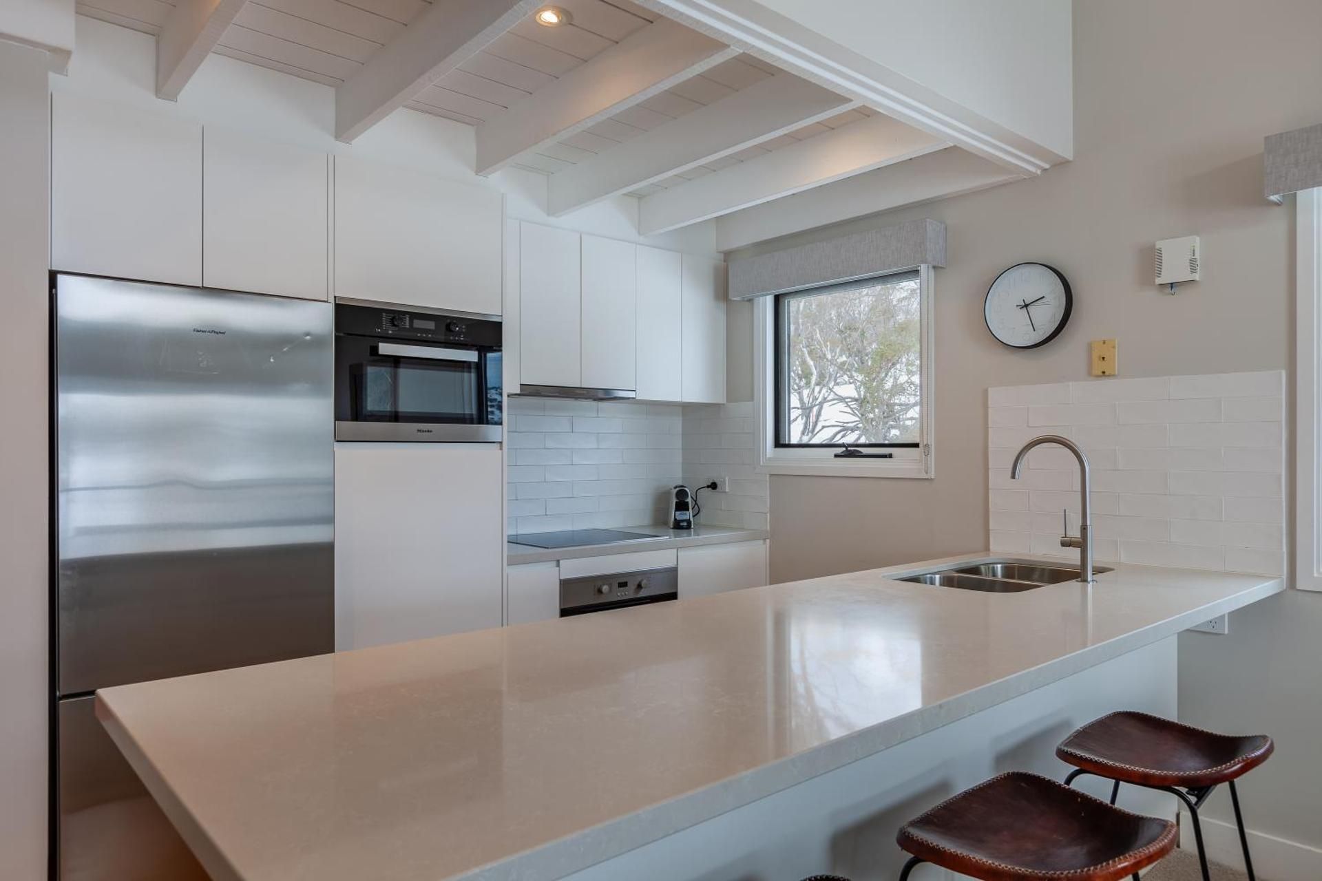 Lodge Chalet (Sleeps 6)