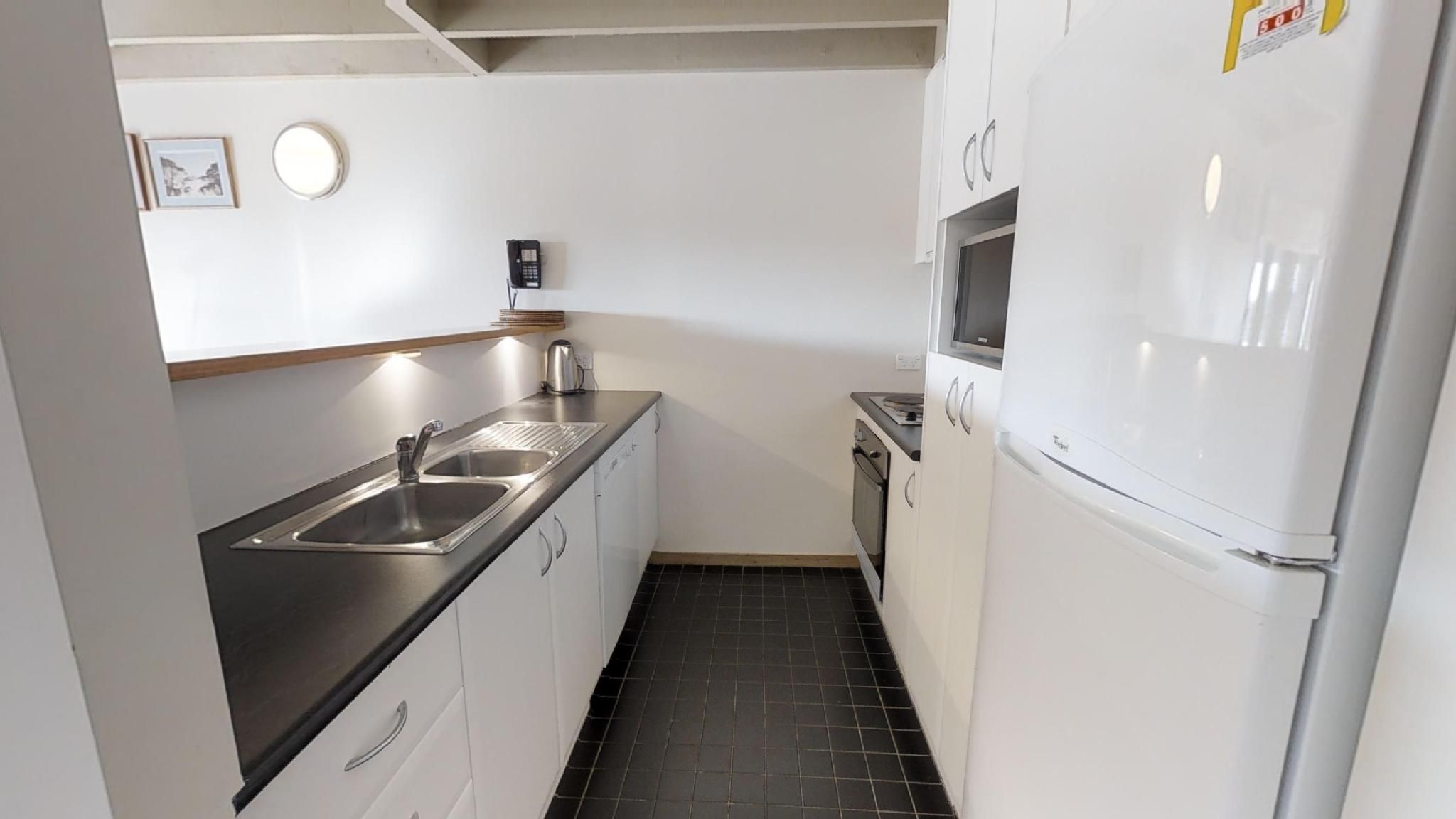 Studio Loft - Sleeps 4