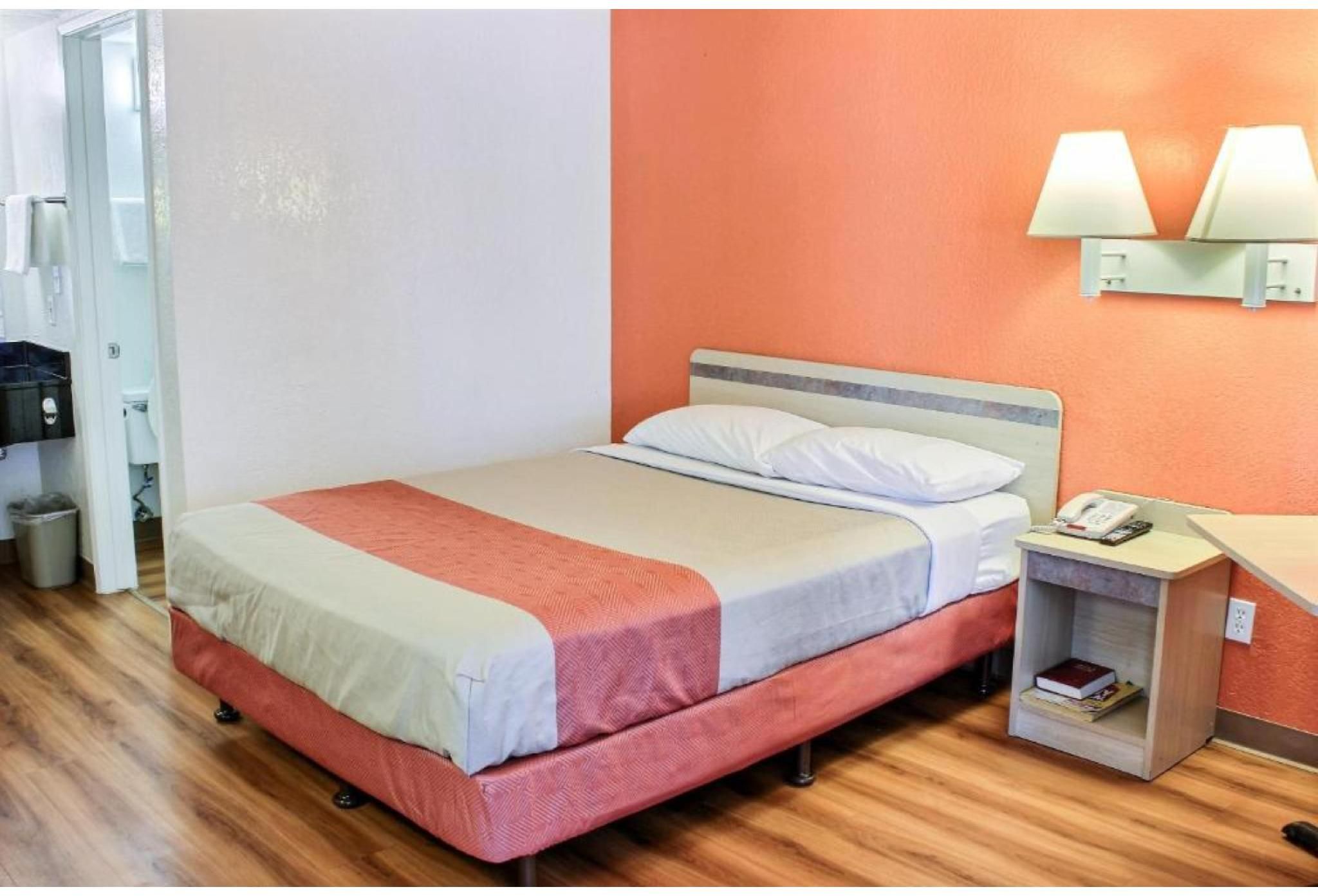 1 Queen Bed | Mini Fridge