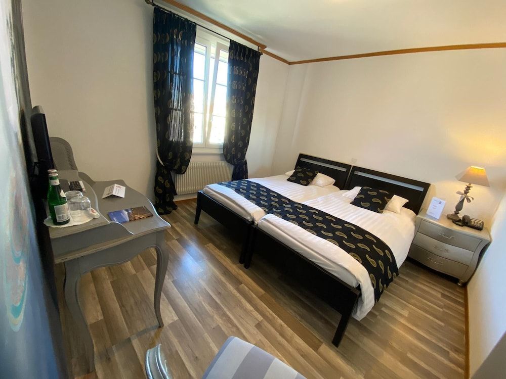 Hostellerie de Genève Double or Twin Room, Partial Lake View 7