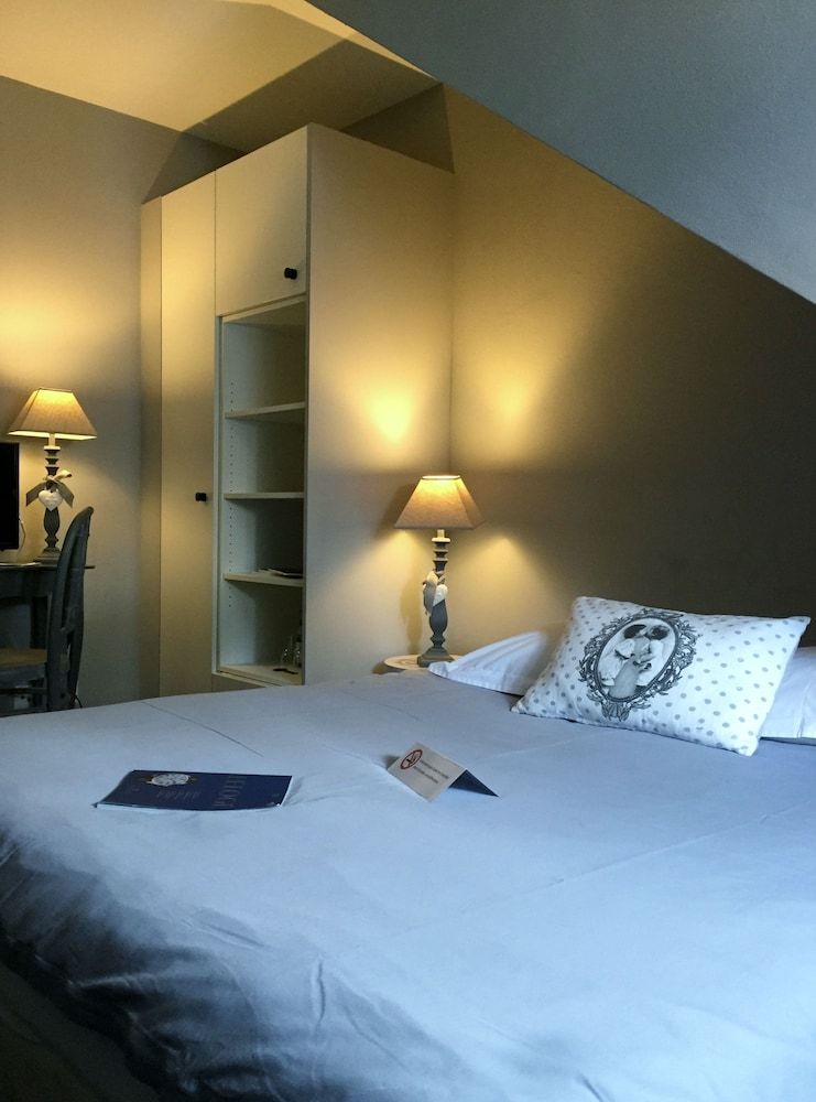 Hostellerie de Genève Double or Twin Room, Partial Lake View 4