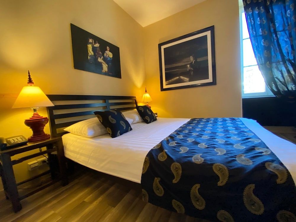 Hostellerie de Genève Double or Twin Room, Partial Lake View 8