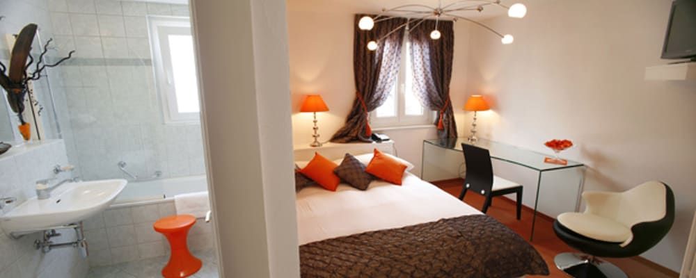 Hostellerie de Genève Double or Twin Room, Partial Lake View 2