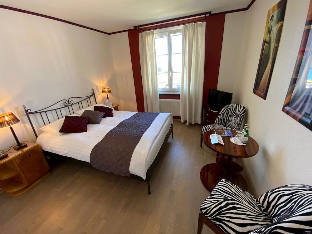 Hostellerie de Genève Double or Twin Room, Partial Lake View 6