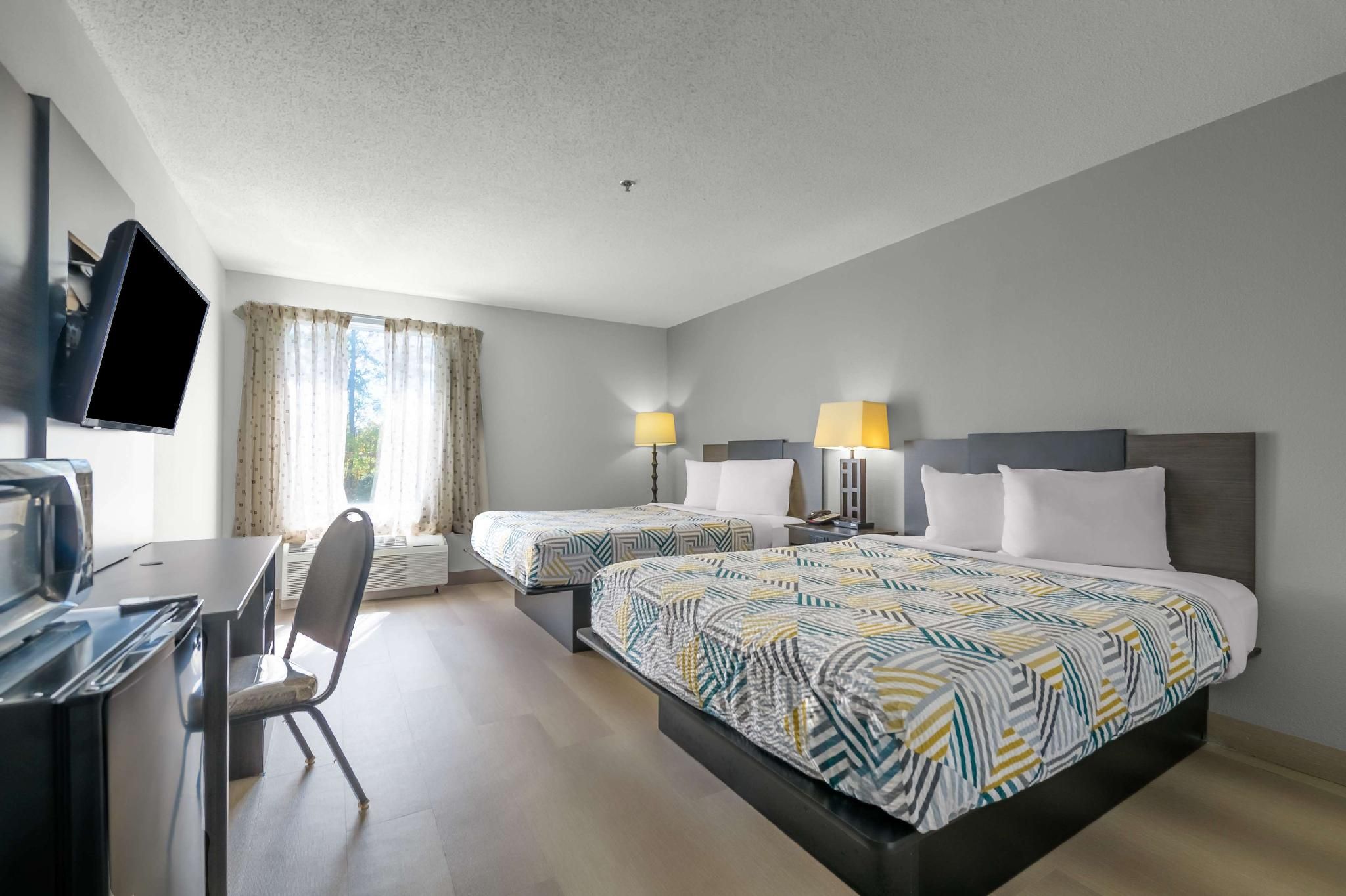 2 Queen Beds | Non-Smoking, Micfridge