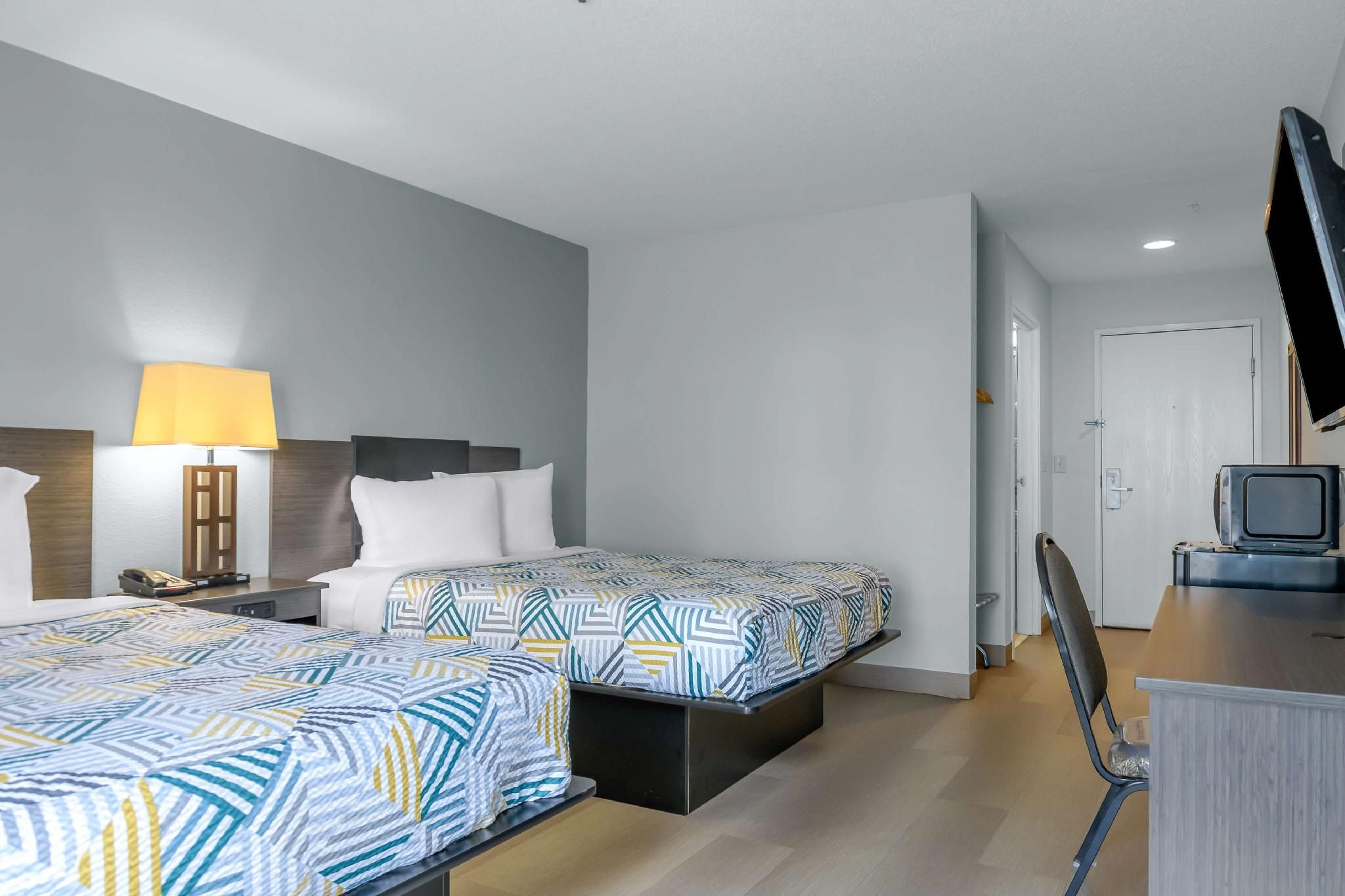 2 Queen Beds | Non-Smoking, Micfridge