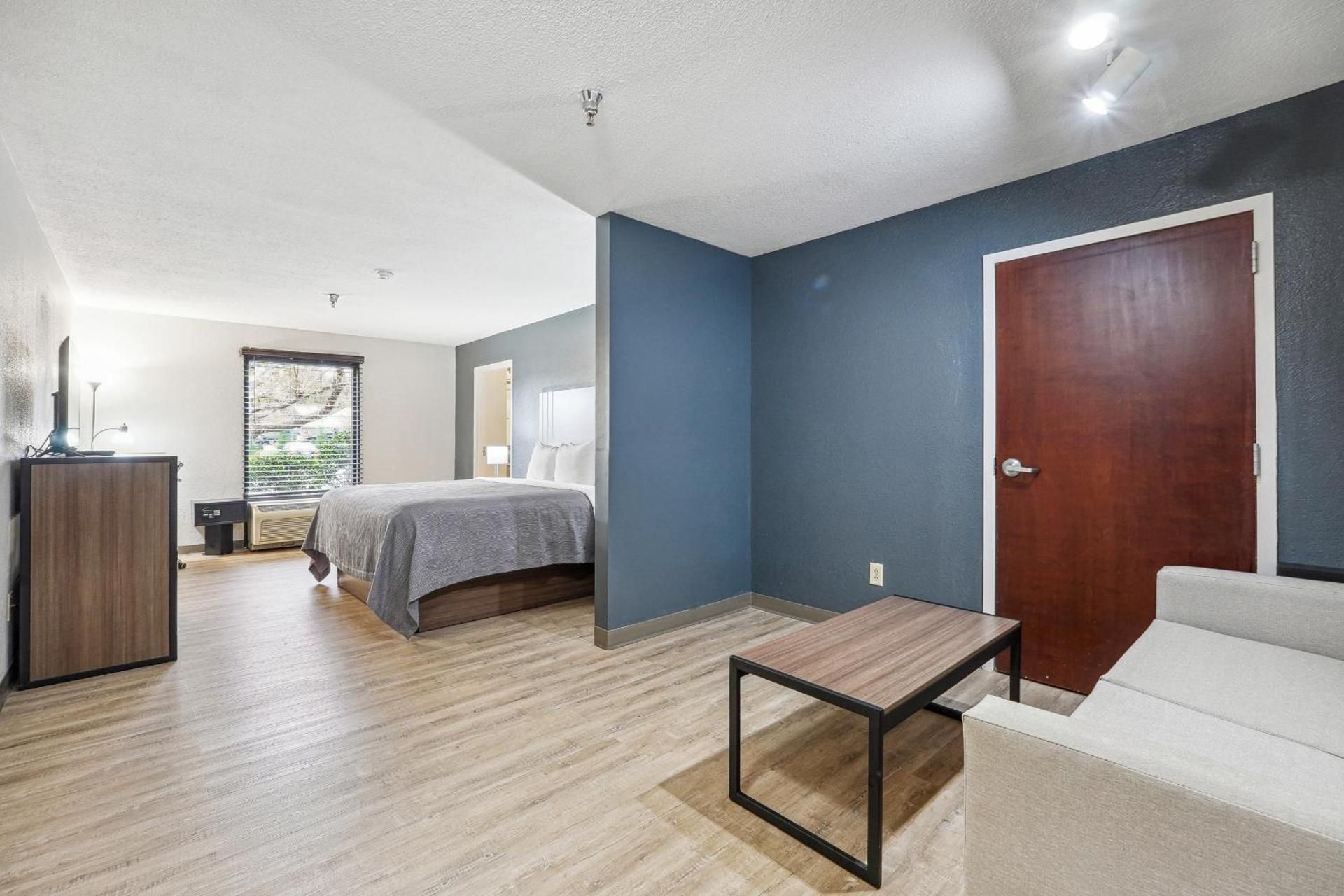 Quadruple Room with Whirlpool - Non Smoking