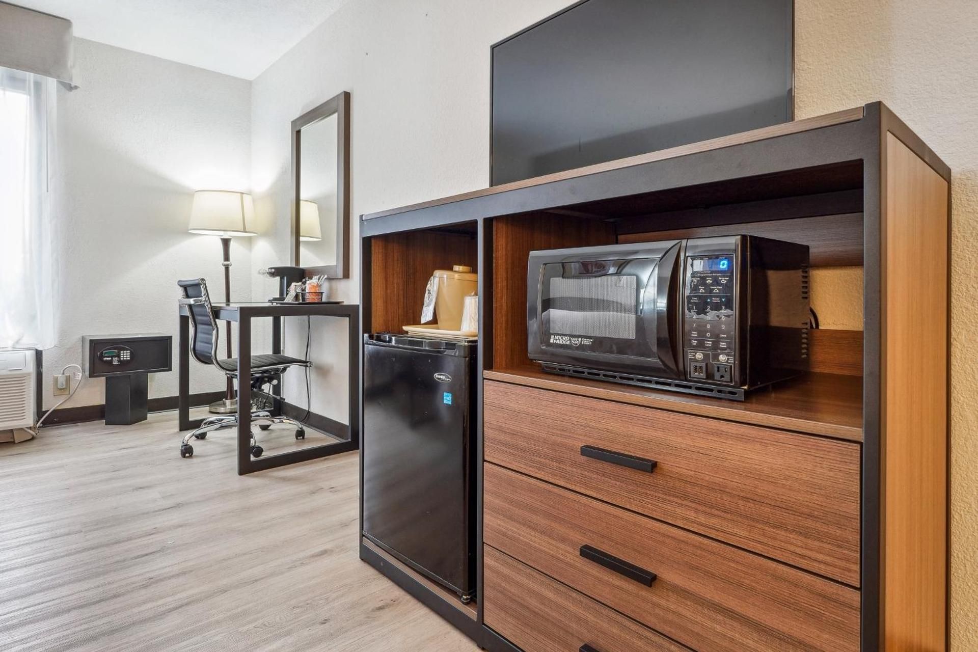 King Room - Accessible/Non-Smoking