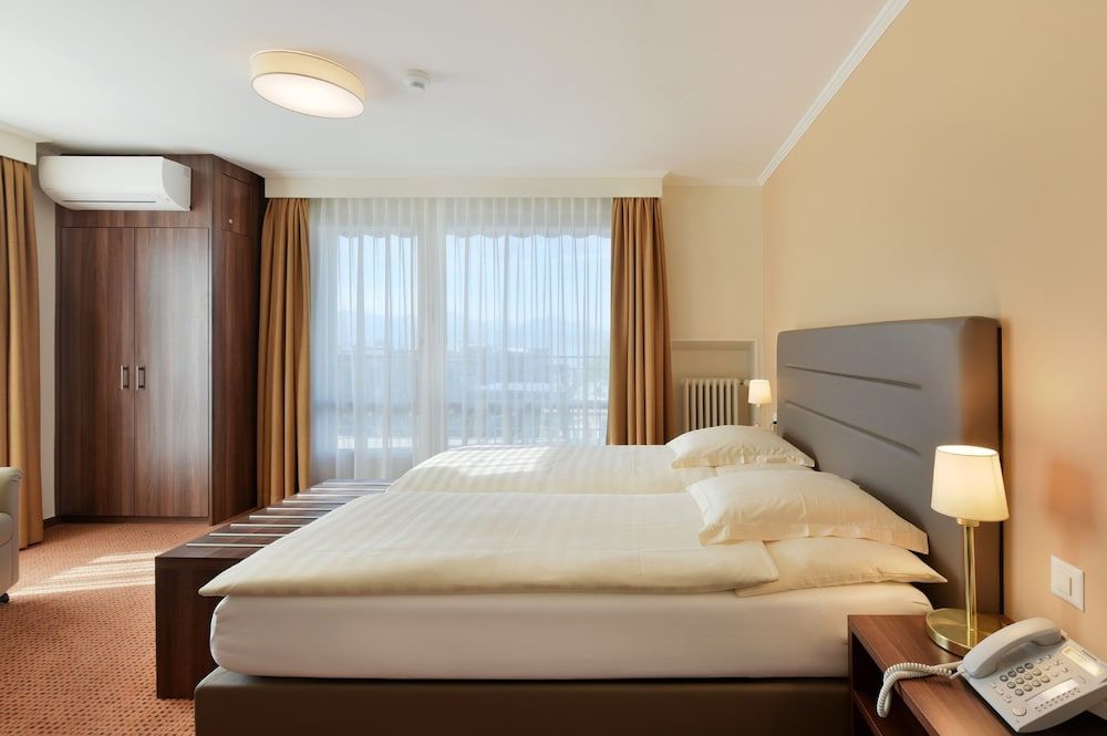 Superior Twin Room, Balcony, Lake View