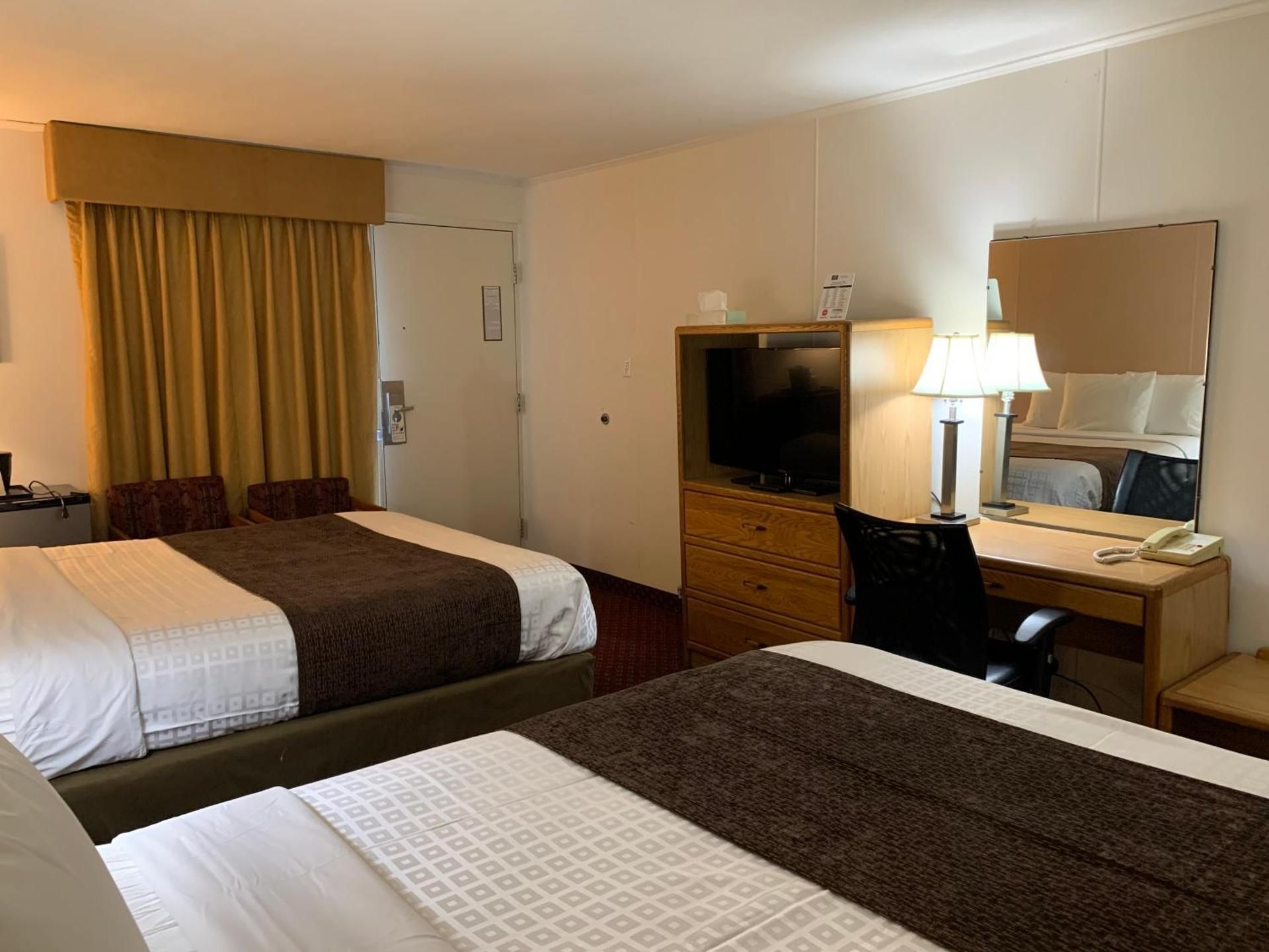 Red Carpet Inn and Suites Ebensburg Standard Double Room with Two Double Beds - Smoking 3