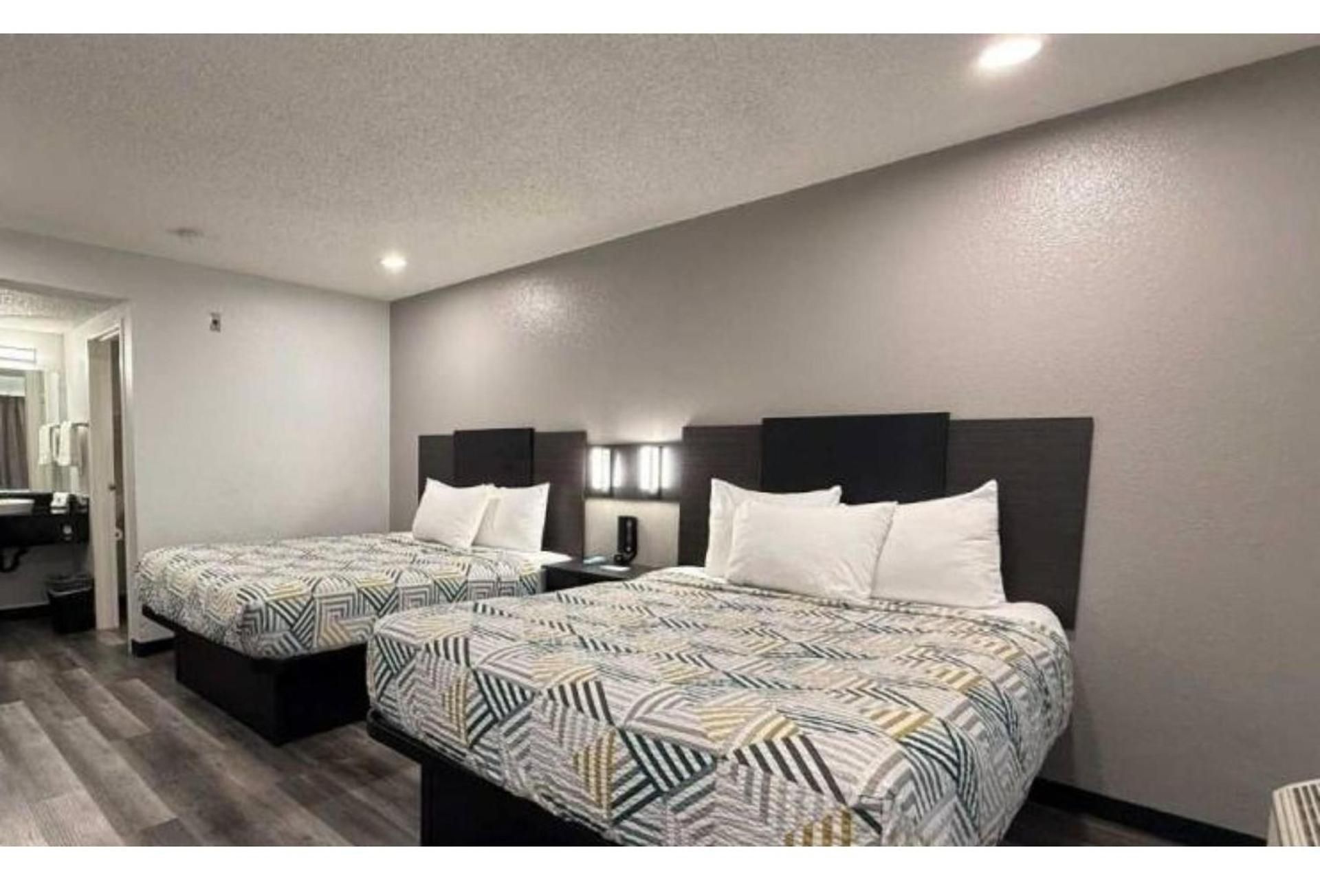 Deluxe Quadruple Room - Non-Smoking