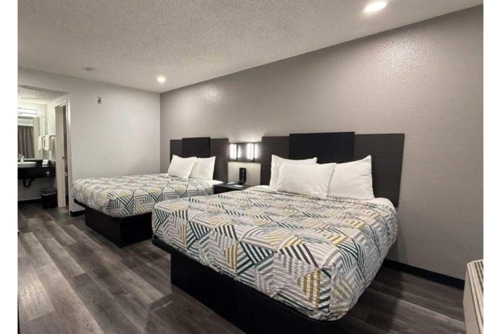 Deluxe Quadruple Room - Non-Smoking