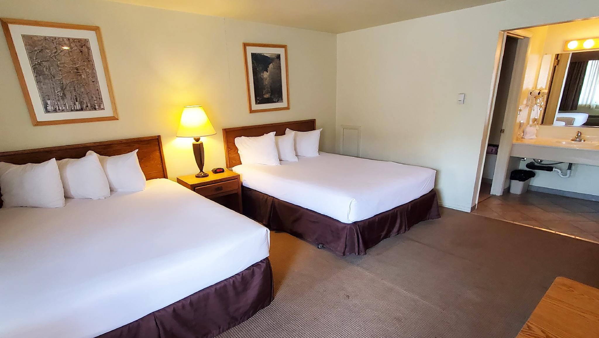 Magnuson Hotel Ely 2 Double Beds Nonsmoking 2