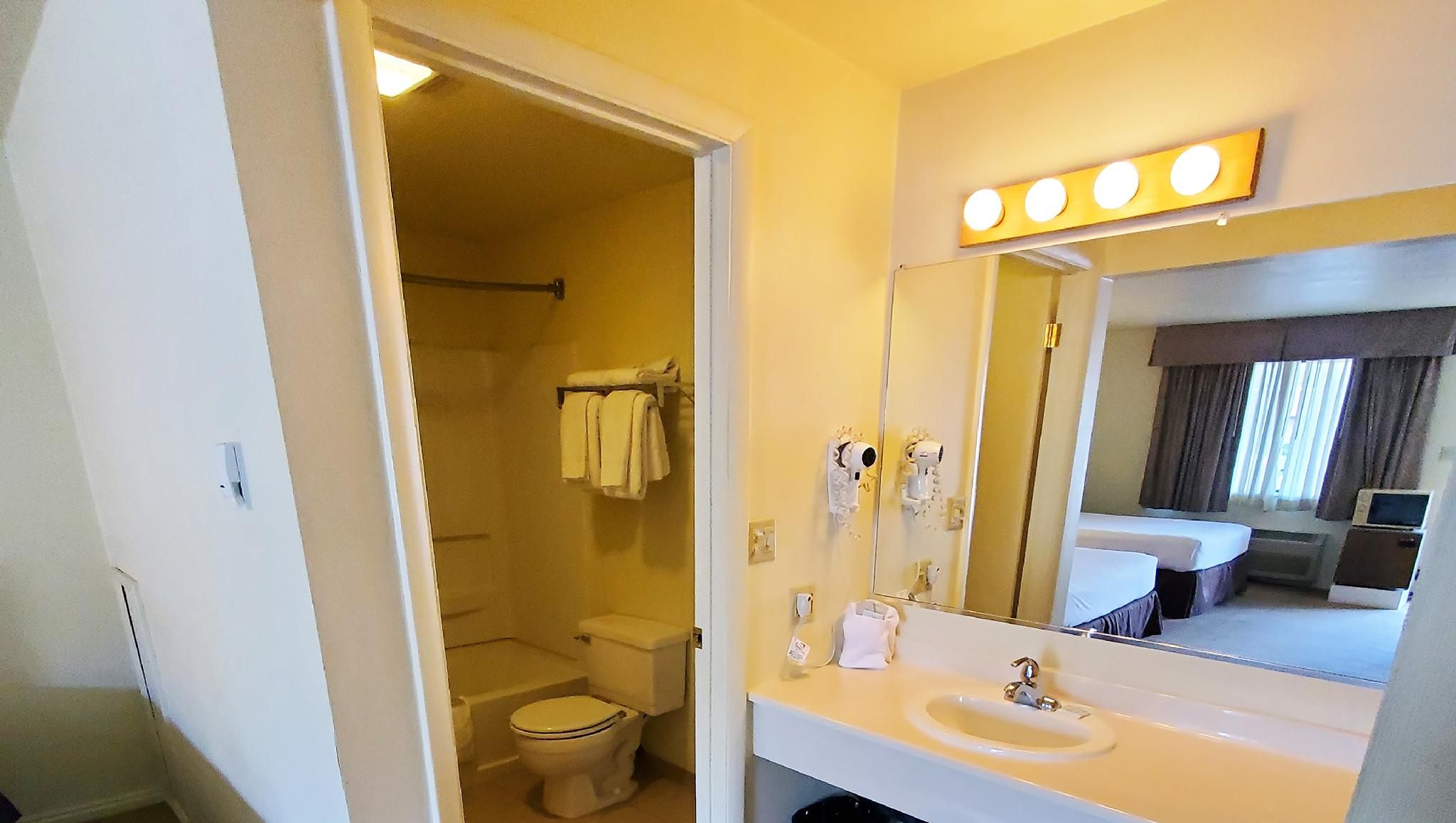 Magnuson Hotel Ely 2 Double Beds Nonsmoking 3