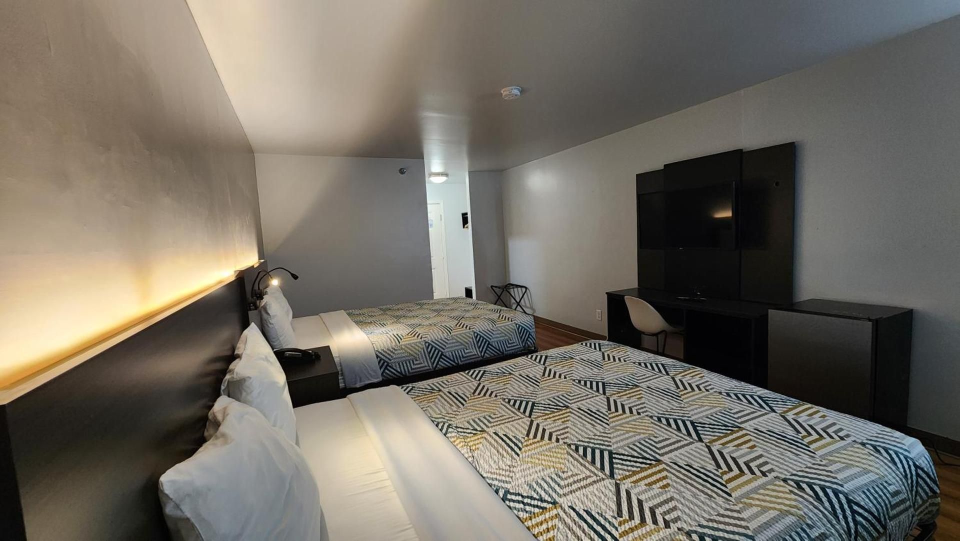 Queen Room with Two Queen Beds - Disability Access - Non-Smoking