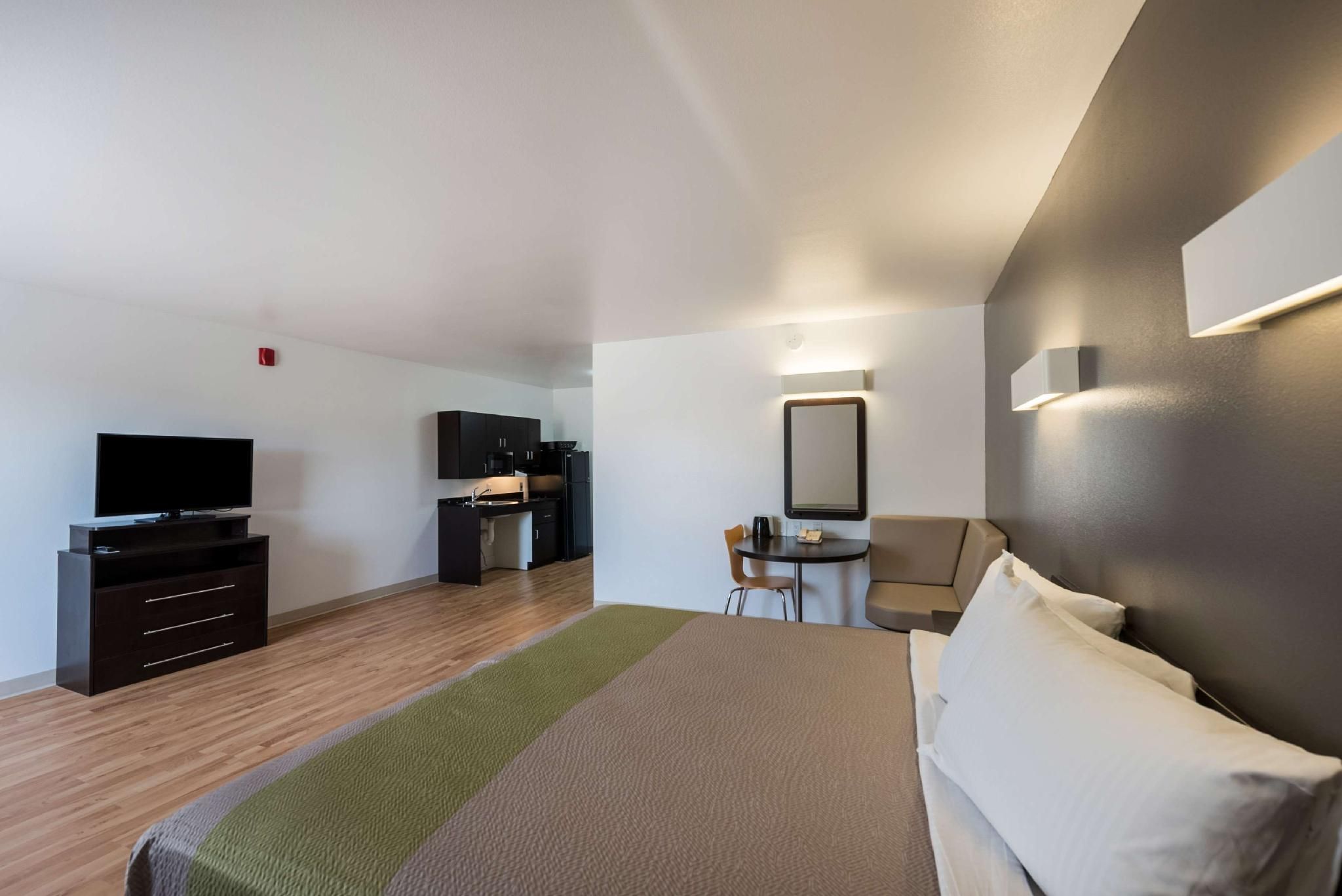 1 KING BED | SUITE, NSMK, KITCHEN, SOFA-BED