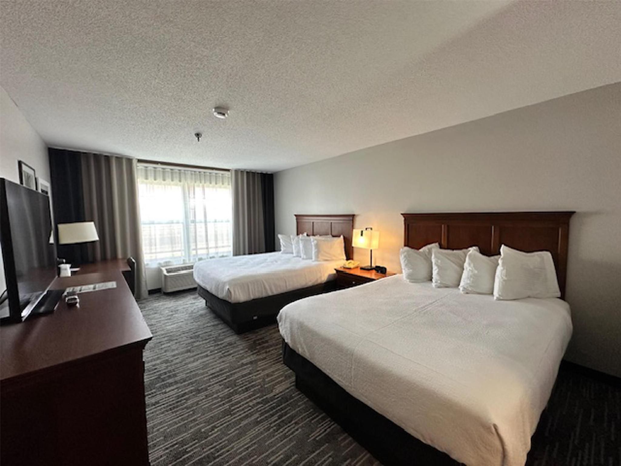 2 queen beds, nonsmoking