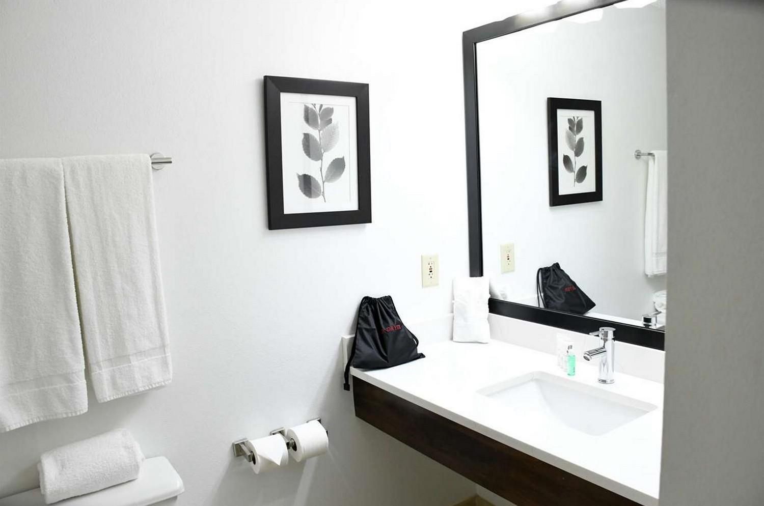 2 queen beds, nonsmoking