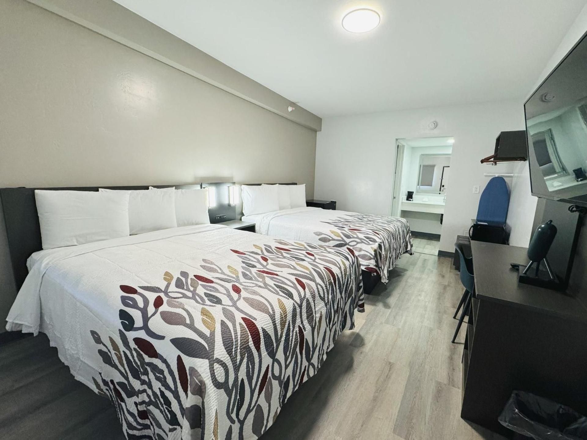 Superior 2 Queen Beds Non-Smoking