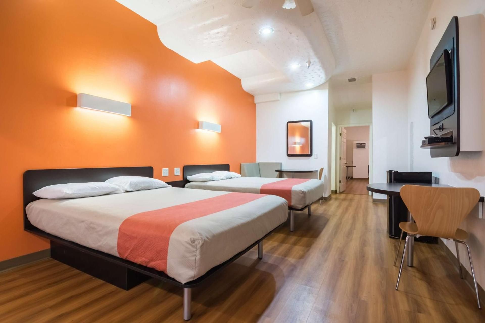 2 Queen Beds | Non-Smoking