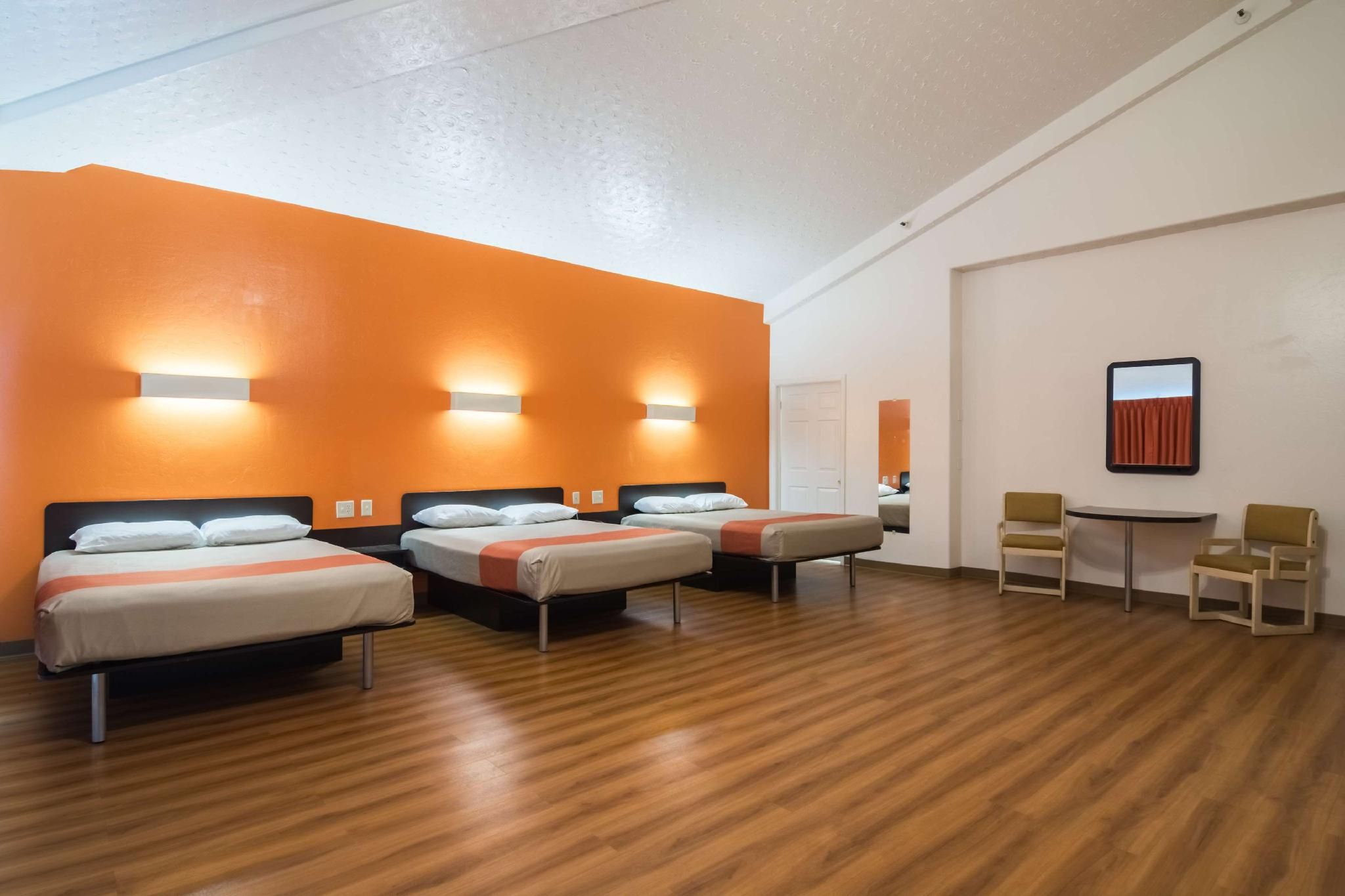 Motel 6 Globe, AZ 1 King Bed - 2 Queen Beds | Non-Smoking