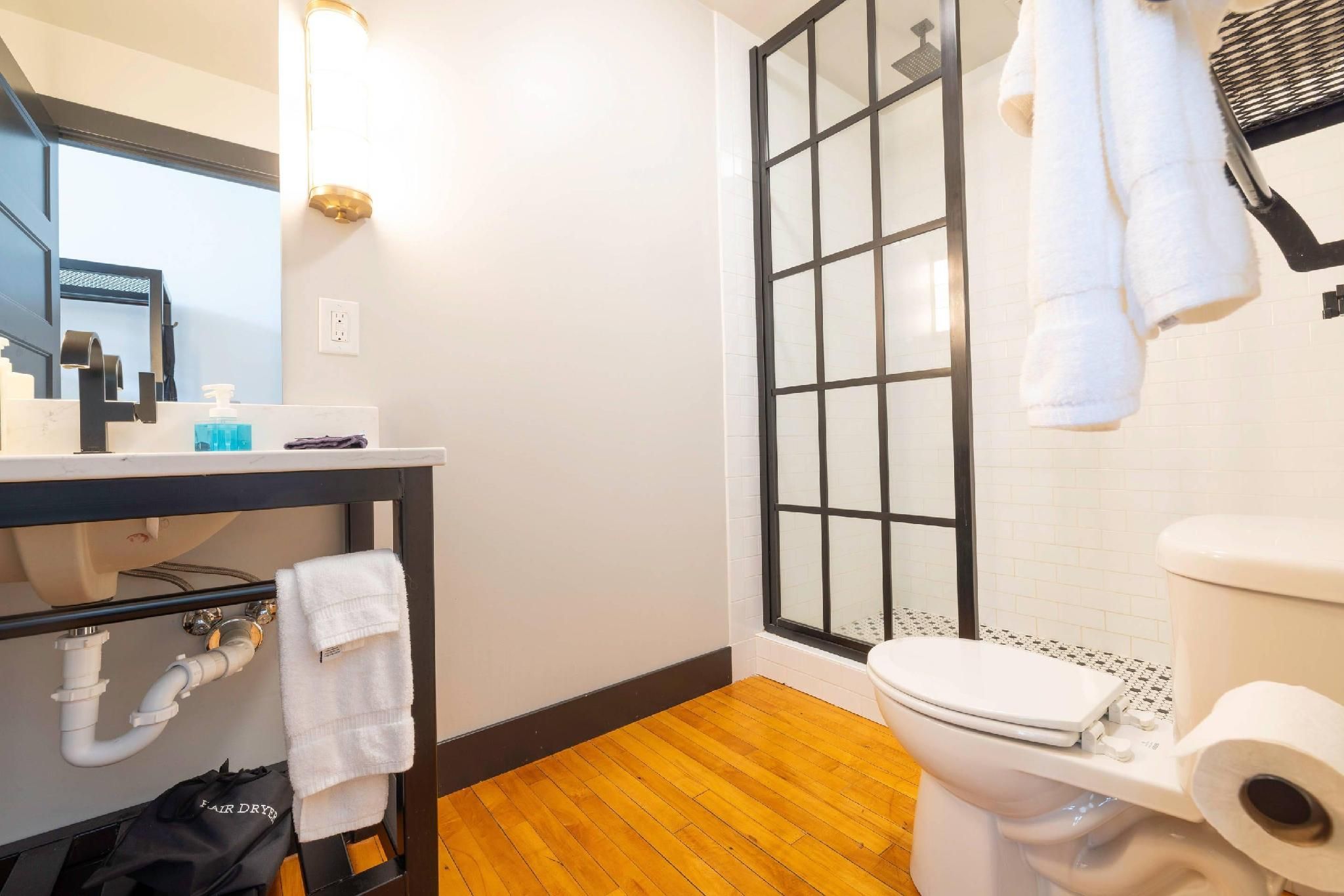 1 King Bed, Non- smoking