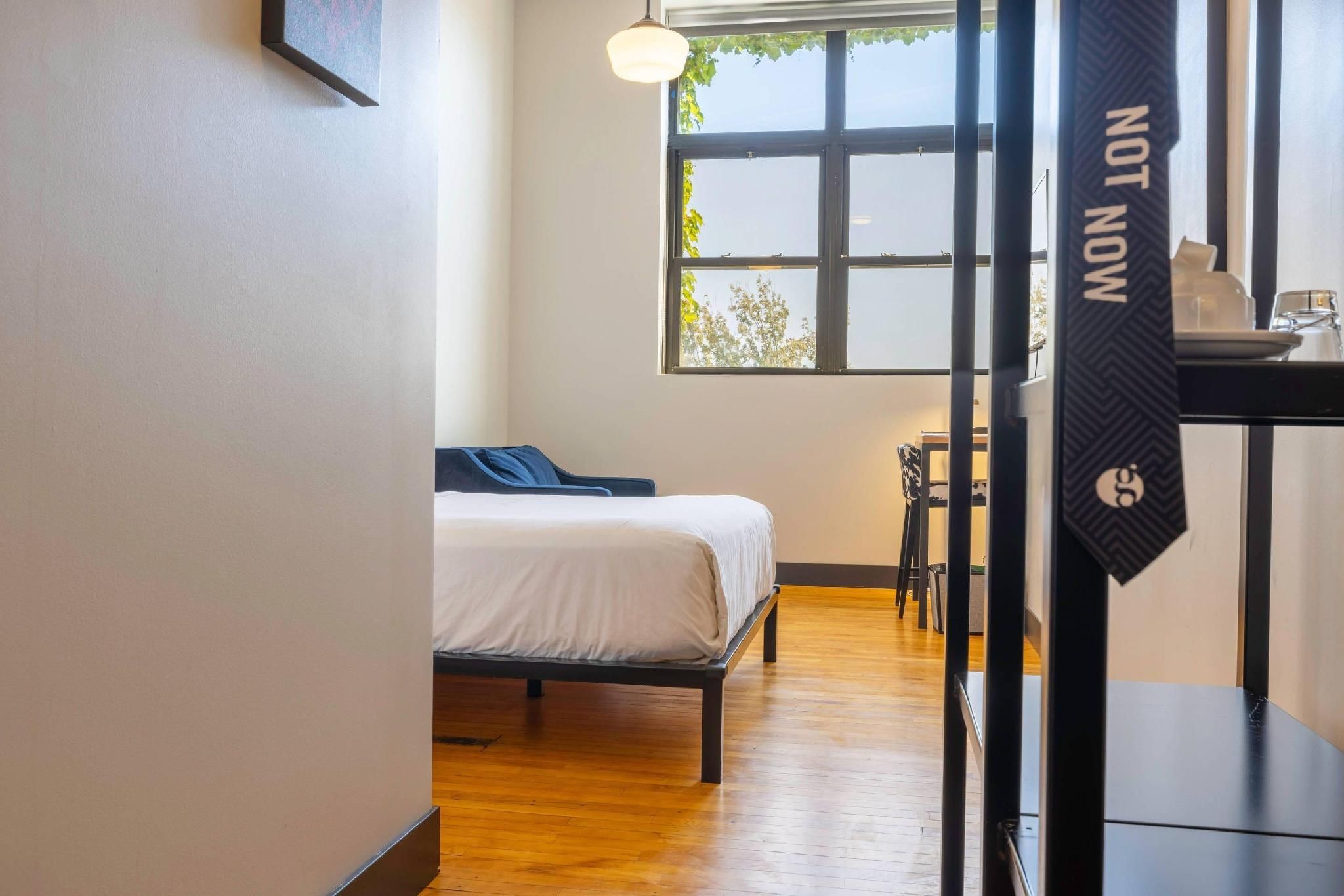 Hotel Grinnell Downtown, an Ascend Collection Hotel 1 Queen Bed, Non-smoking 2