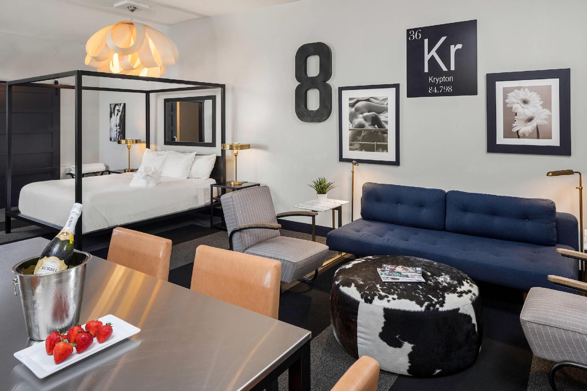 1 King Bed Non-smoking