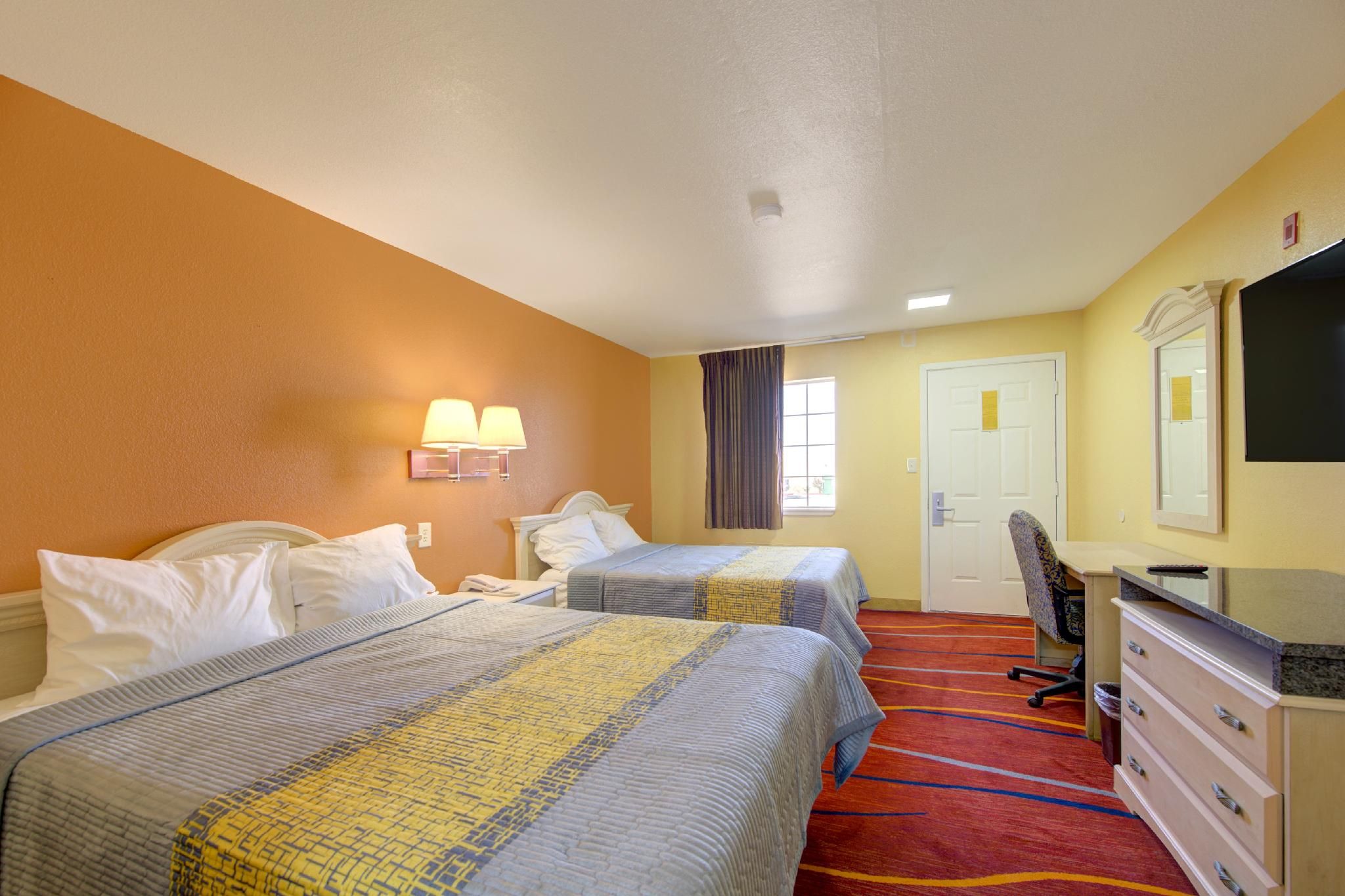 2 Queen Beds - Non-Smoking