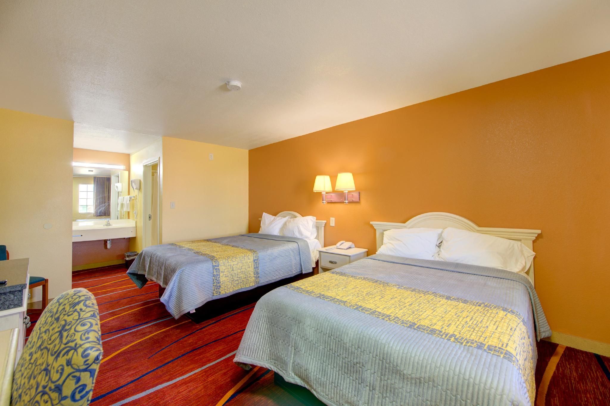 2 Queen Beds - Non-Smoking