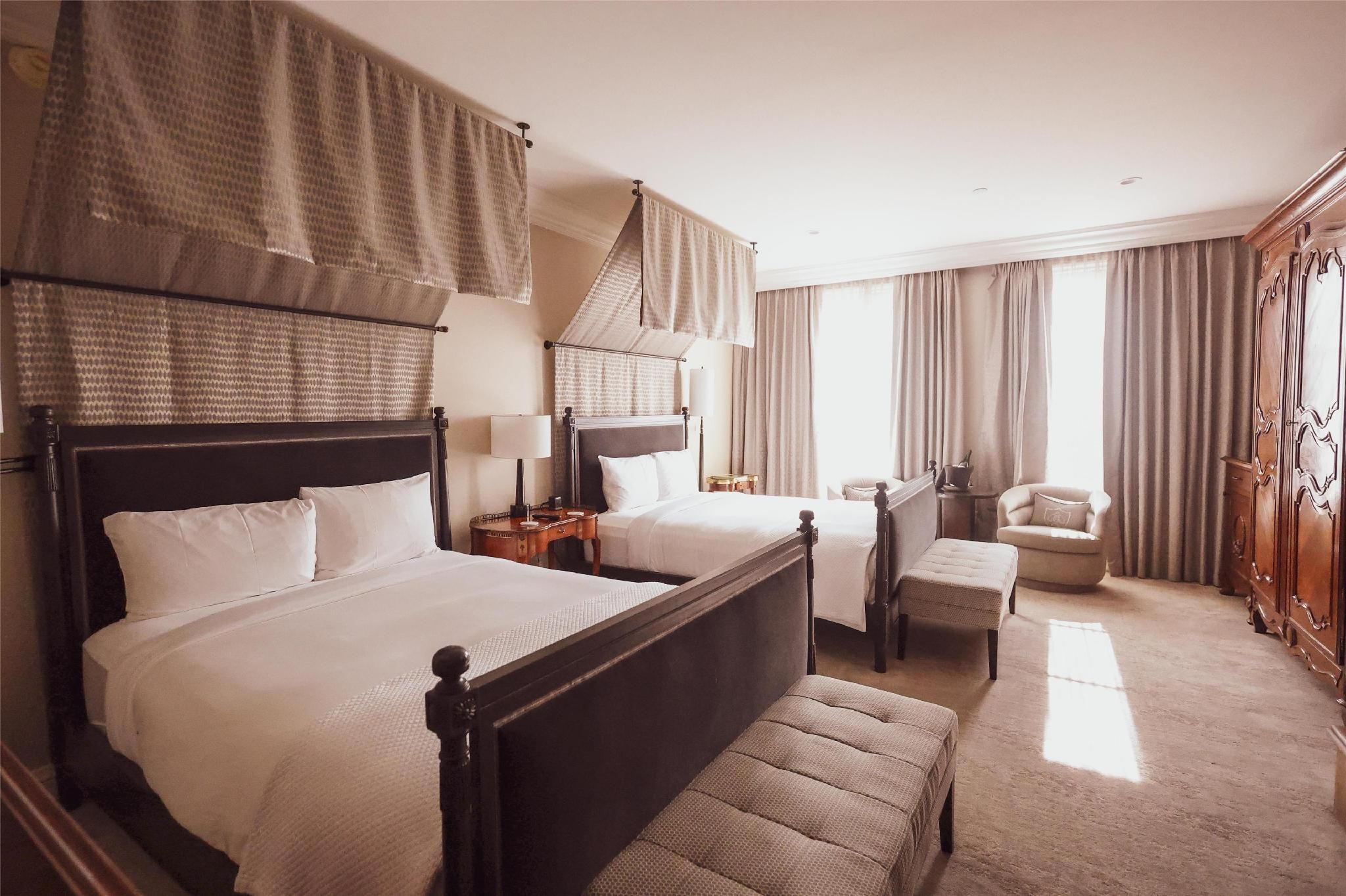 Premier Queen Queen Room