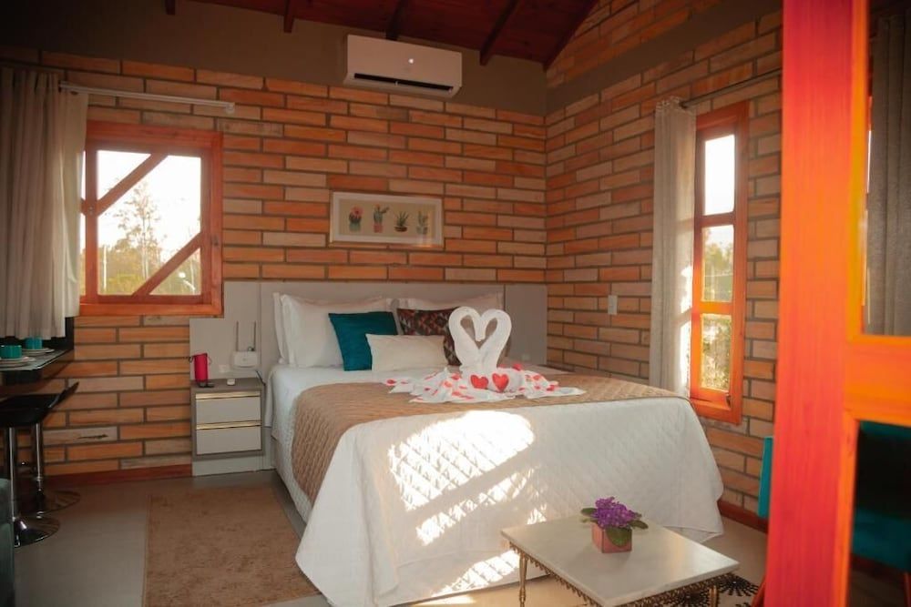Classic Chalet, Mountain View