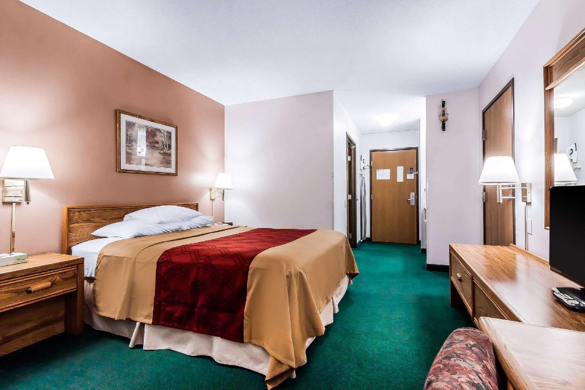 1 Queen Bed, Nonsmoking, Accessible